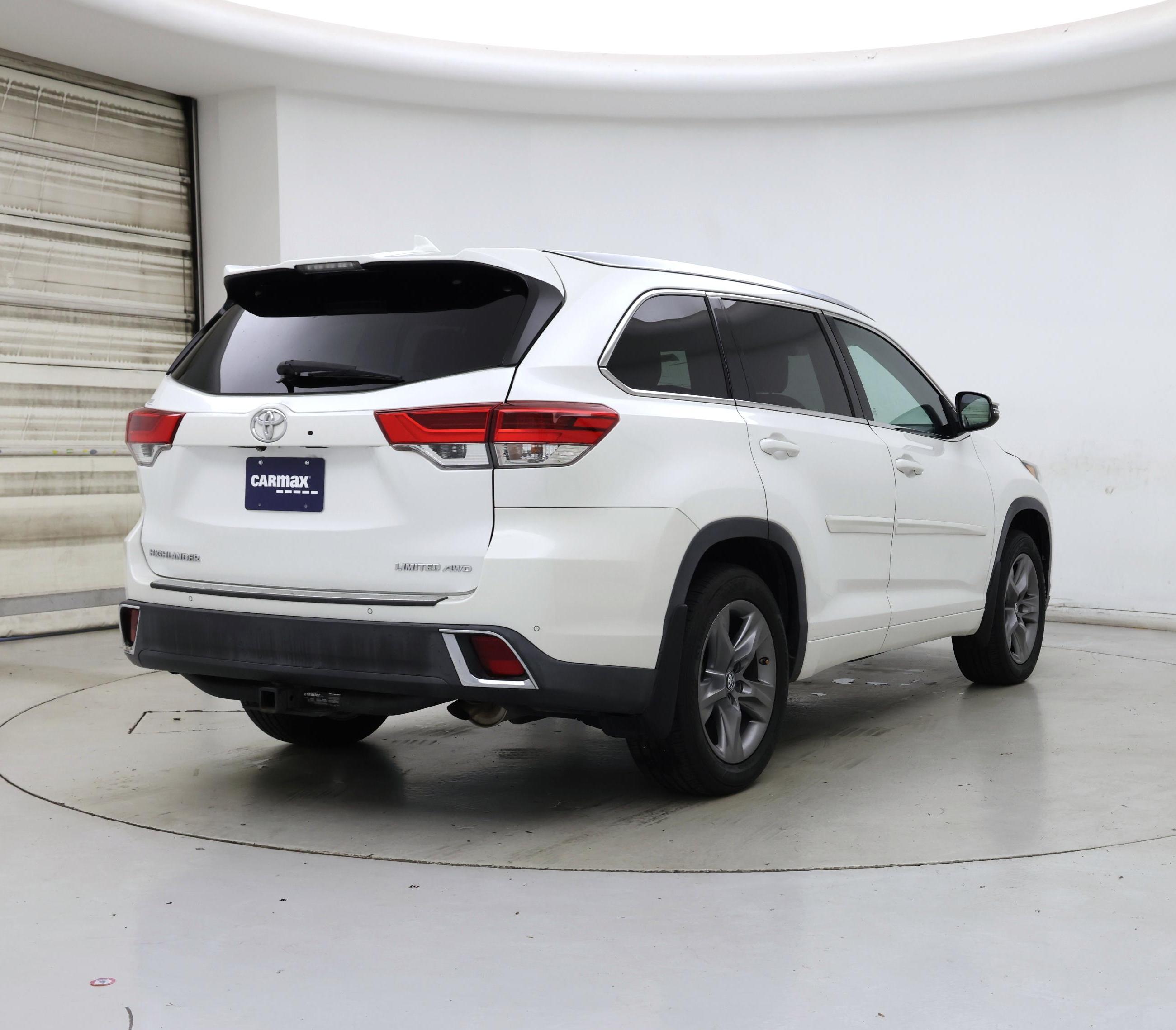 Thumbnail: 2018 Toyota Highlander - 8