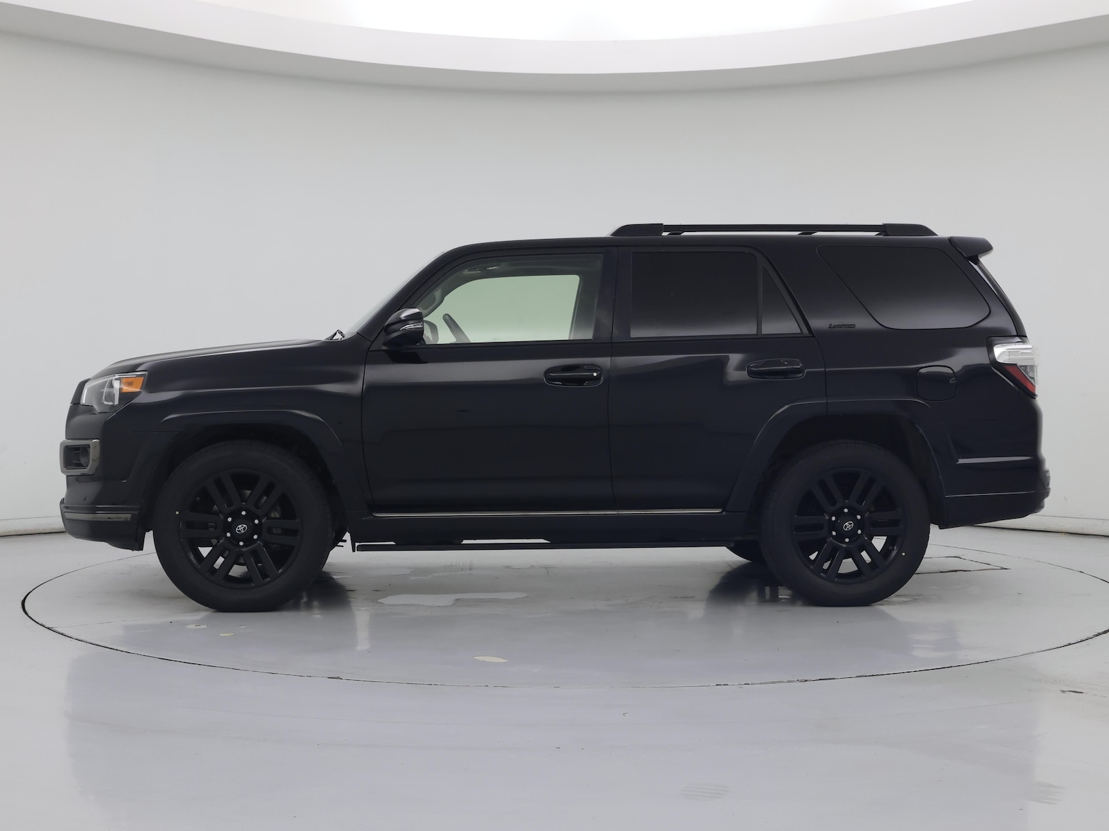 2021 Toyota 4Runner Night Shade - Photo 4