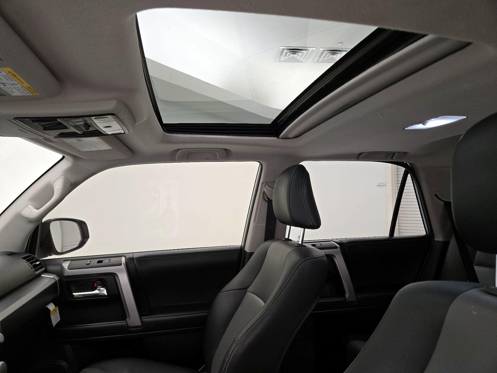 Sunroof(s) & Overhead Airbags