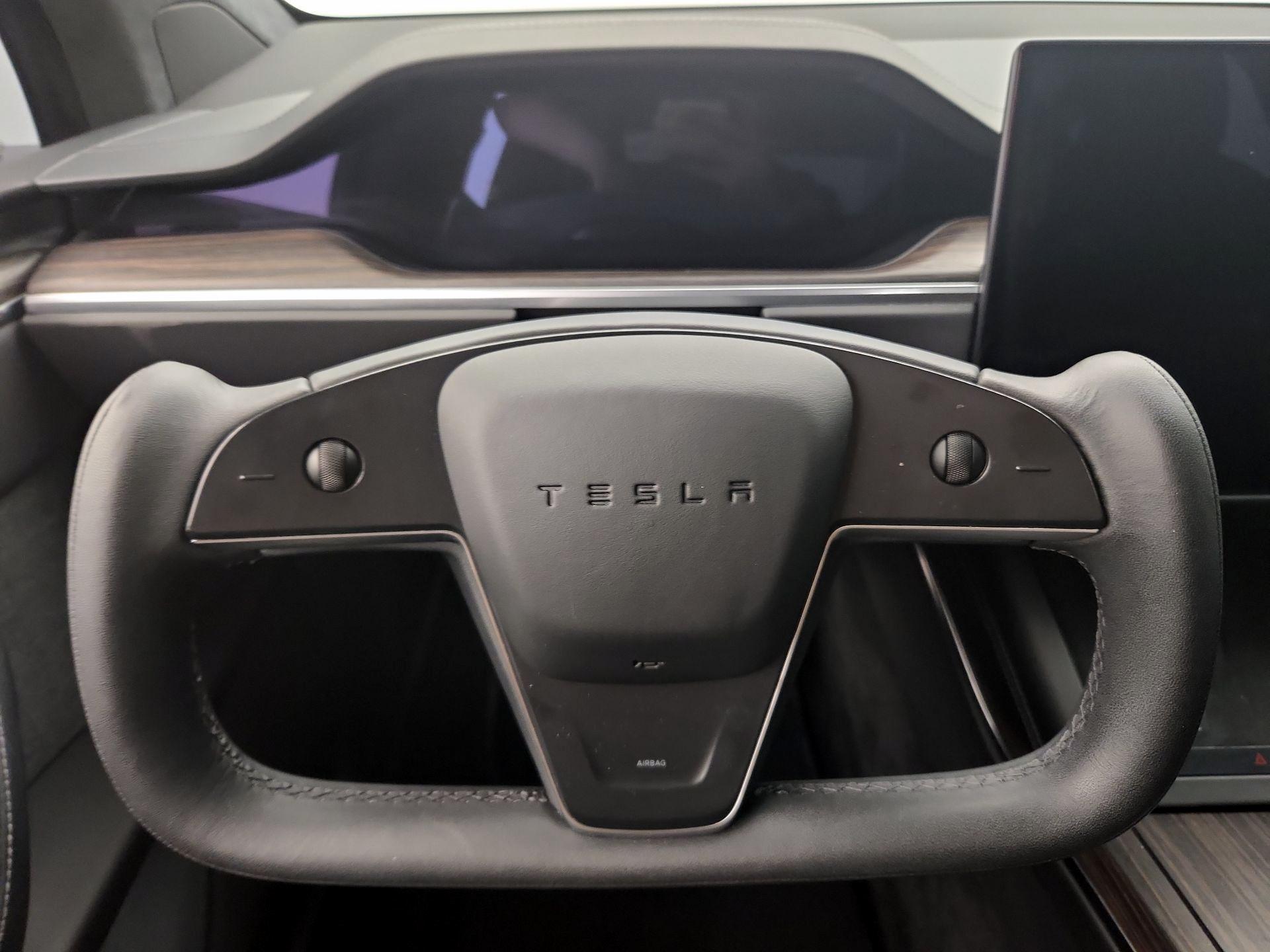 Thumbnail: 2023 Tesla Model X - 10