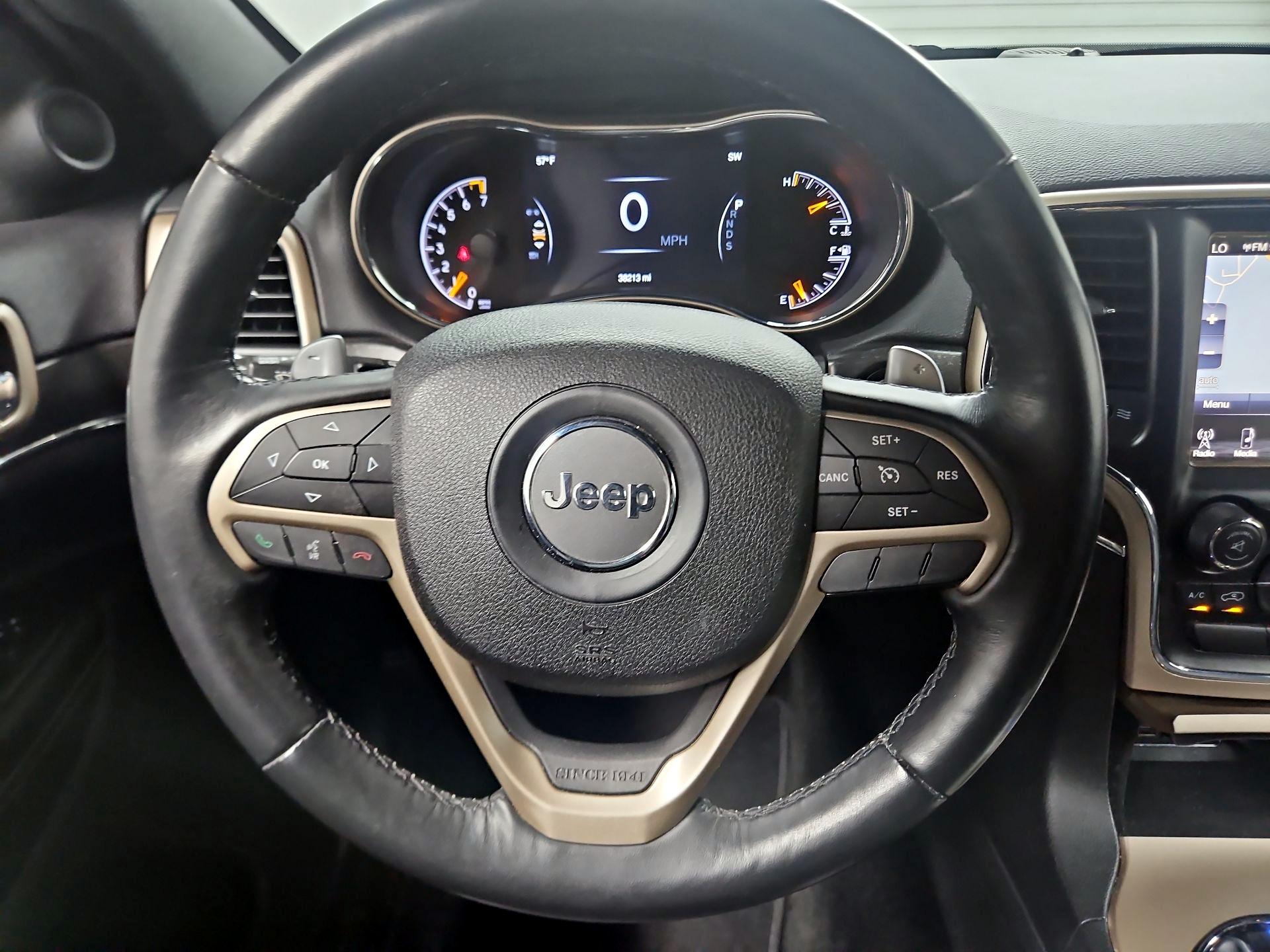 Thumbnail: 2015 Jeep Grand Cherokee - 10