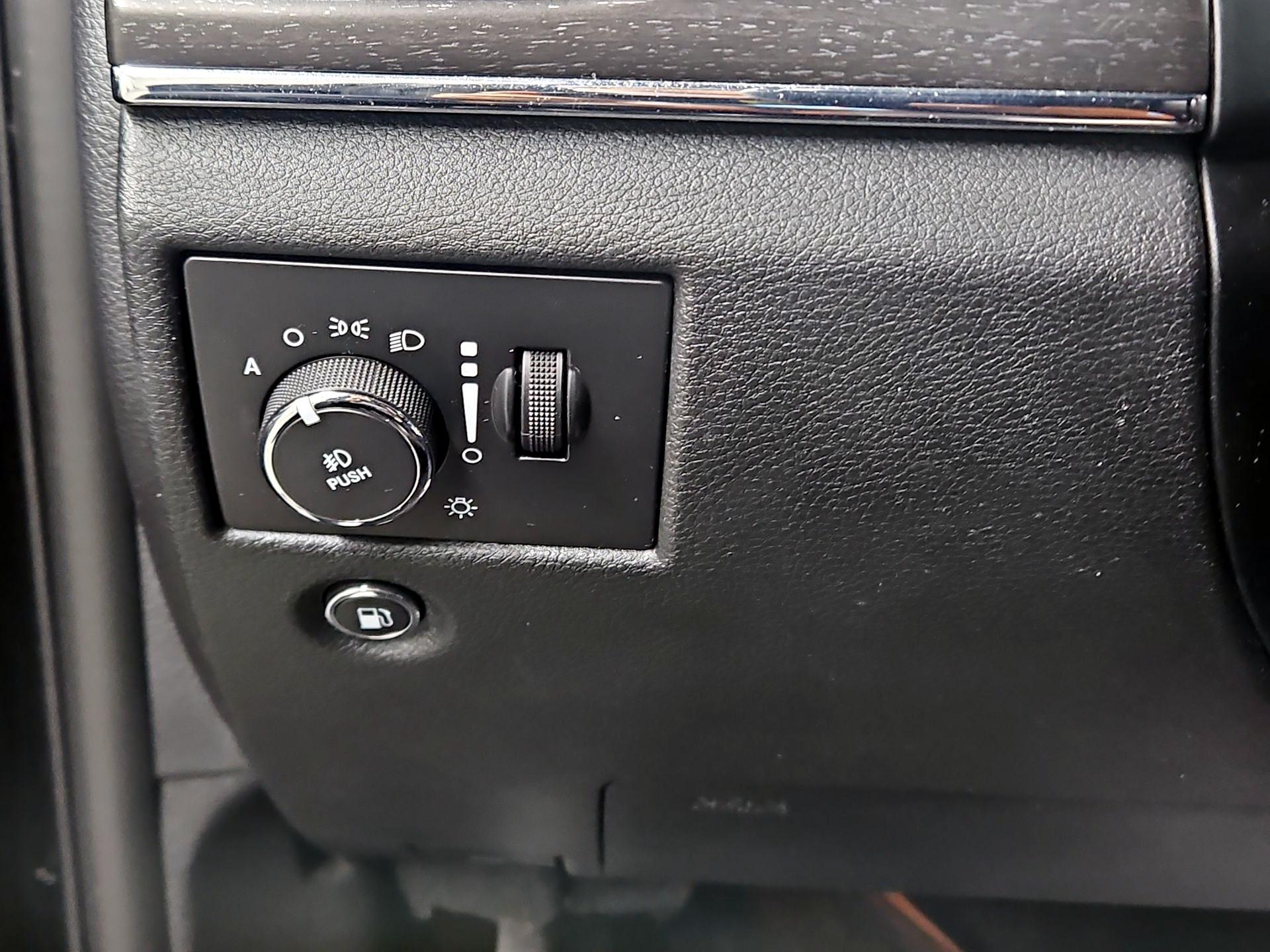 Thumbnail: 2015 Jeep Grand Cherokee - 13