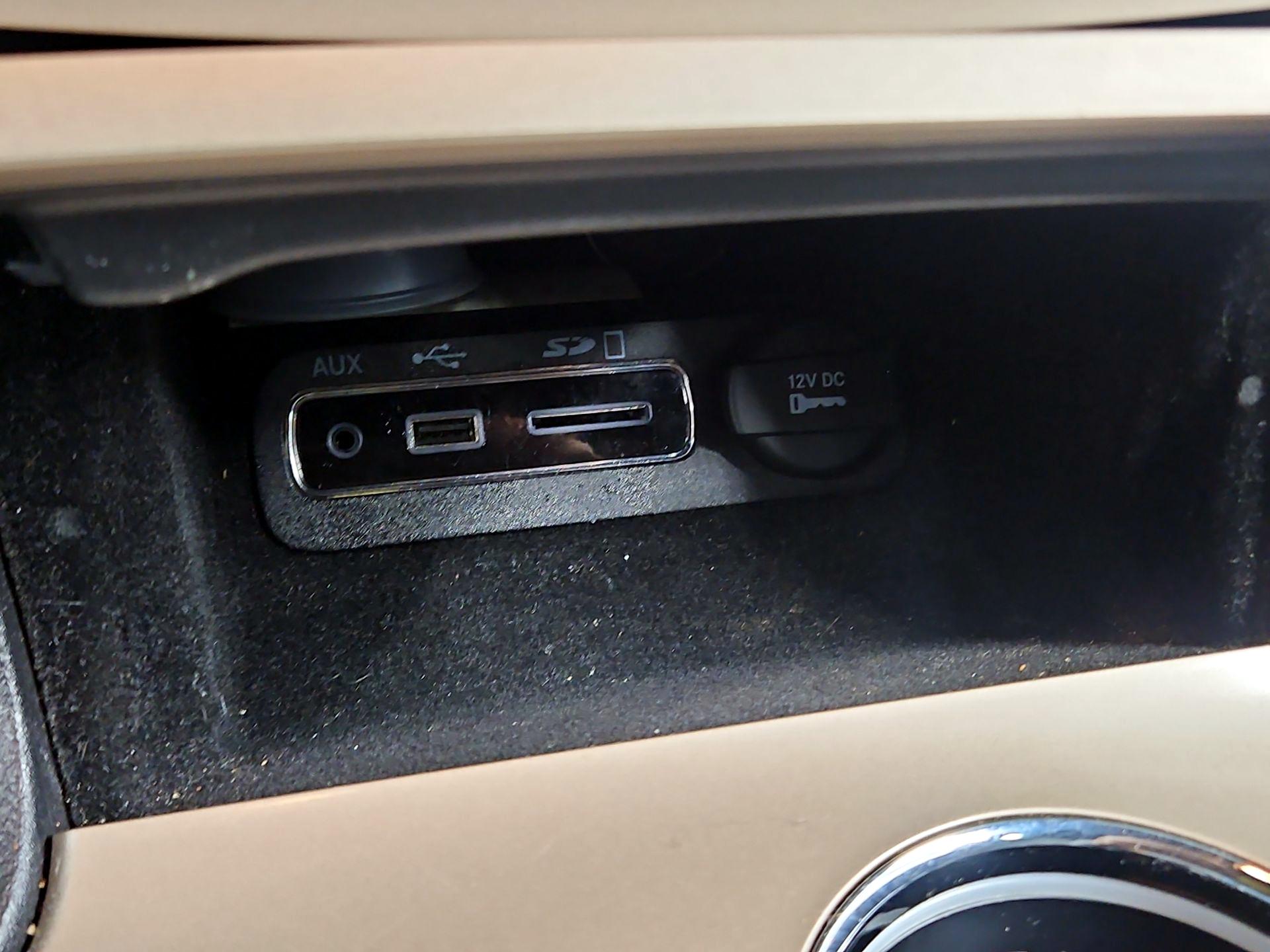 Thumbnail: 2015 Jeep Grand Cherokee - 19