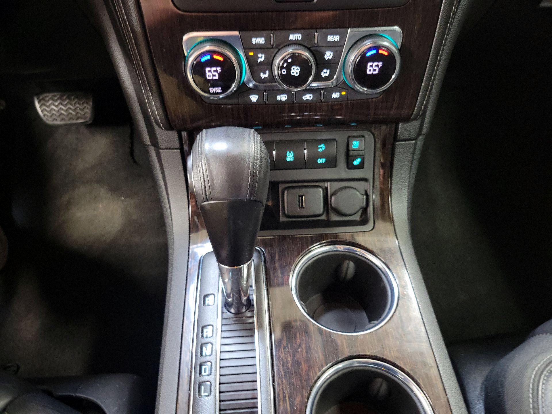Thumbnail: 2016 Chevrolet Traverse - 18