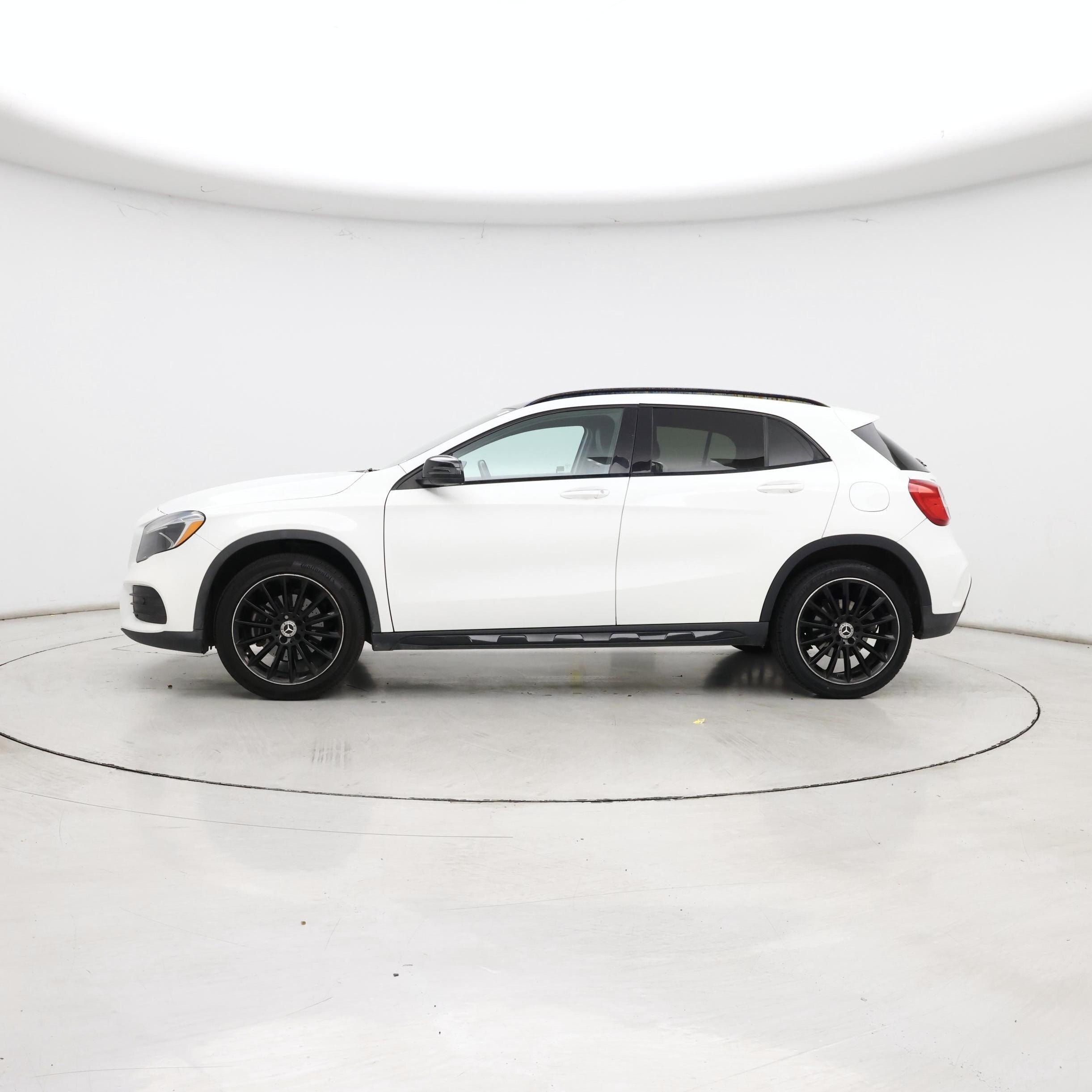 Thumbnail: 2019 Mercedes-Benz GLA - 3
