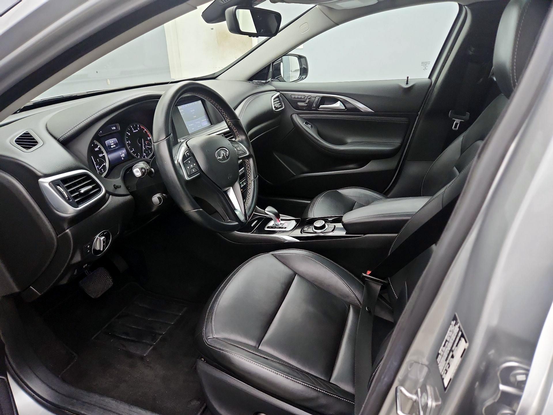 Thumbnail: 2018 INFINITI QX30 - 11