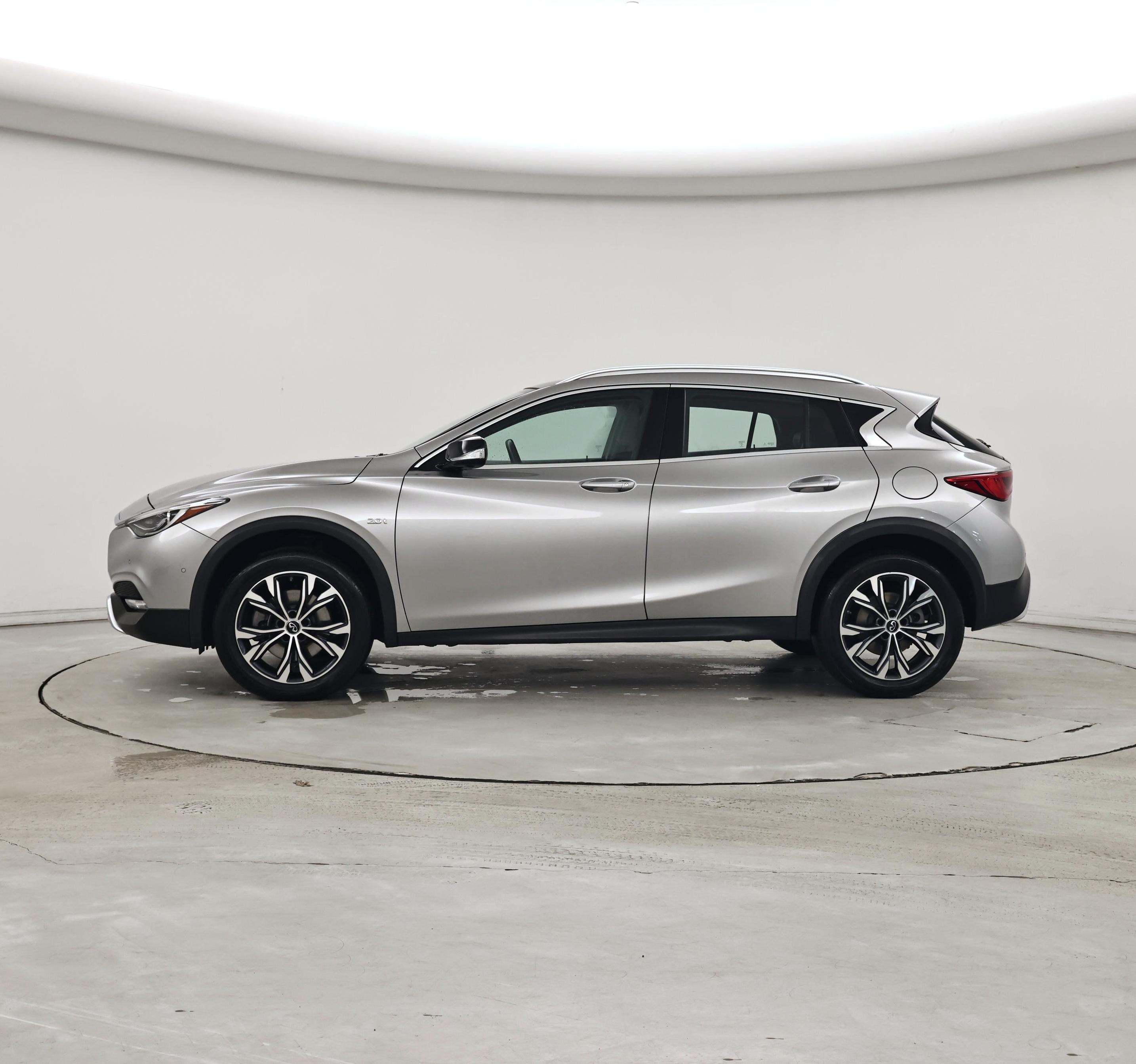 Thumbnail: 2018 INFINITI QX30 - 3