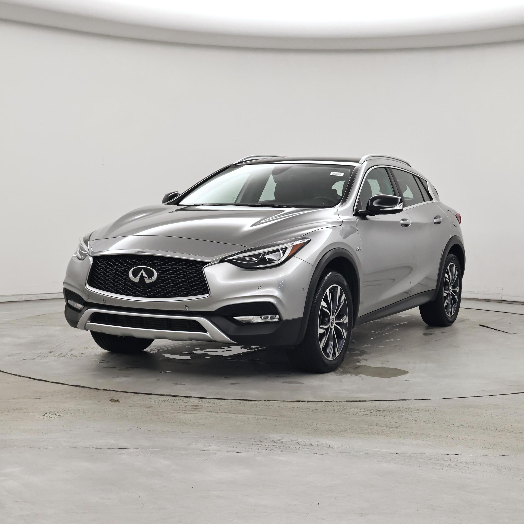 Thumbnail: 2018 INFINITI QX30 - 4