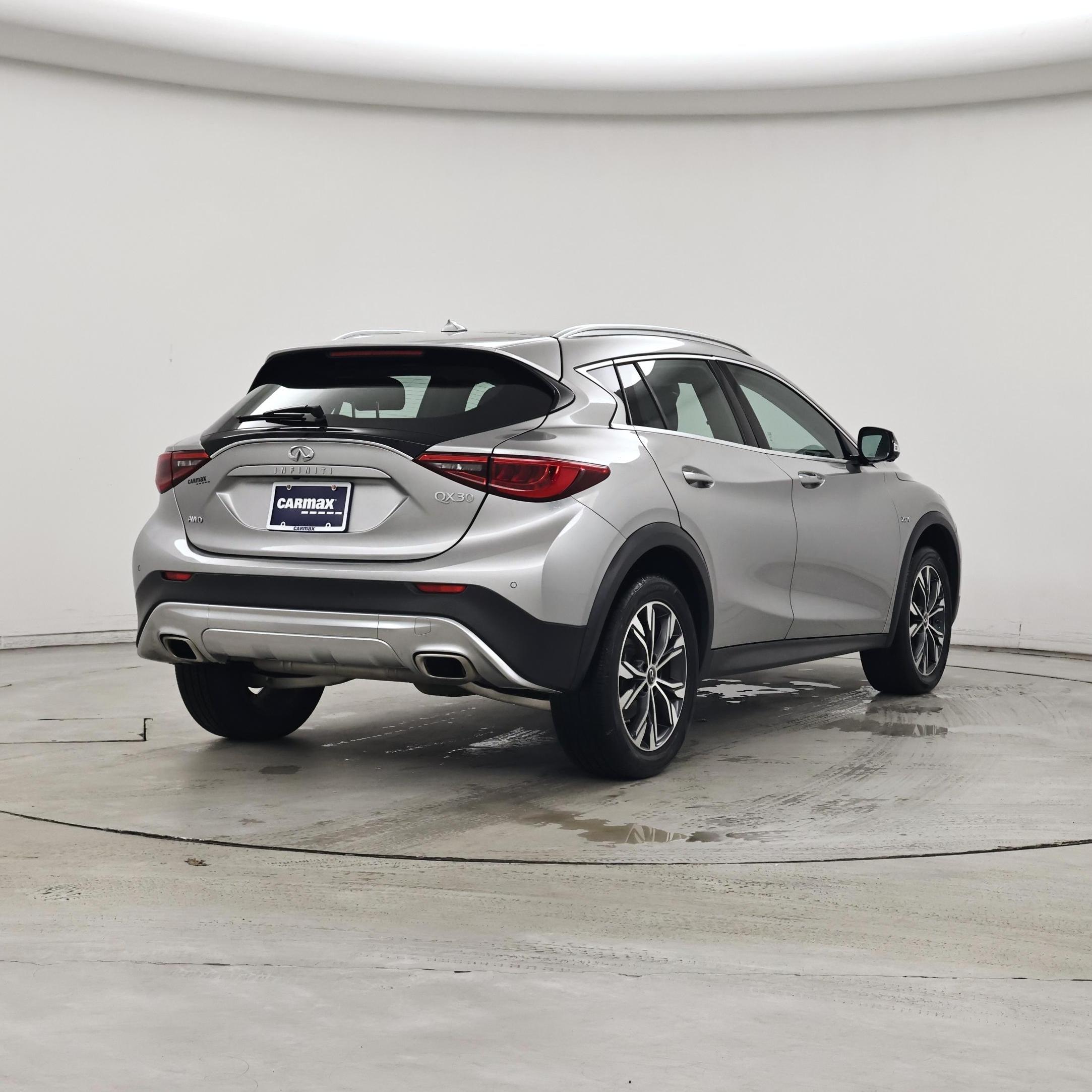 Thumbnail: 2018 INFINITI QX30 - 8