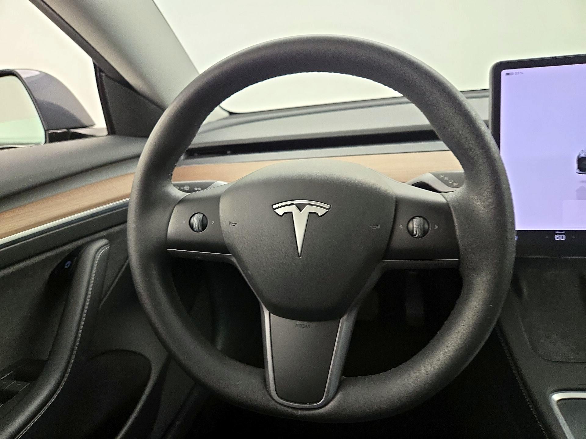 Thumbnail: 2023 Tesla Model 3 - 10