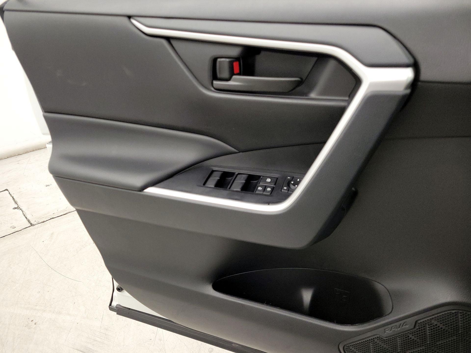 Thumbnail: 2023 Toyota RAV4 - 12