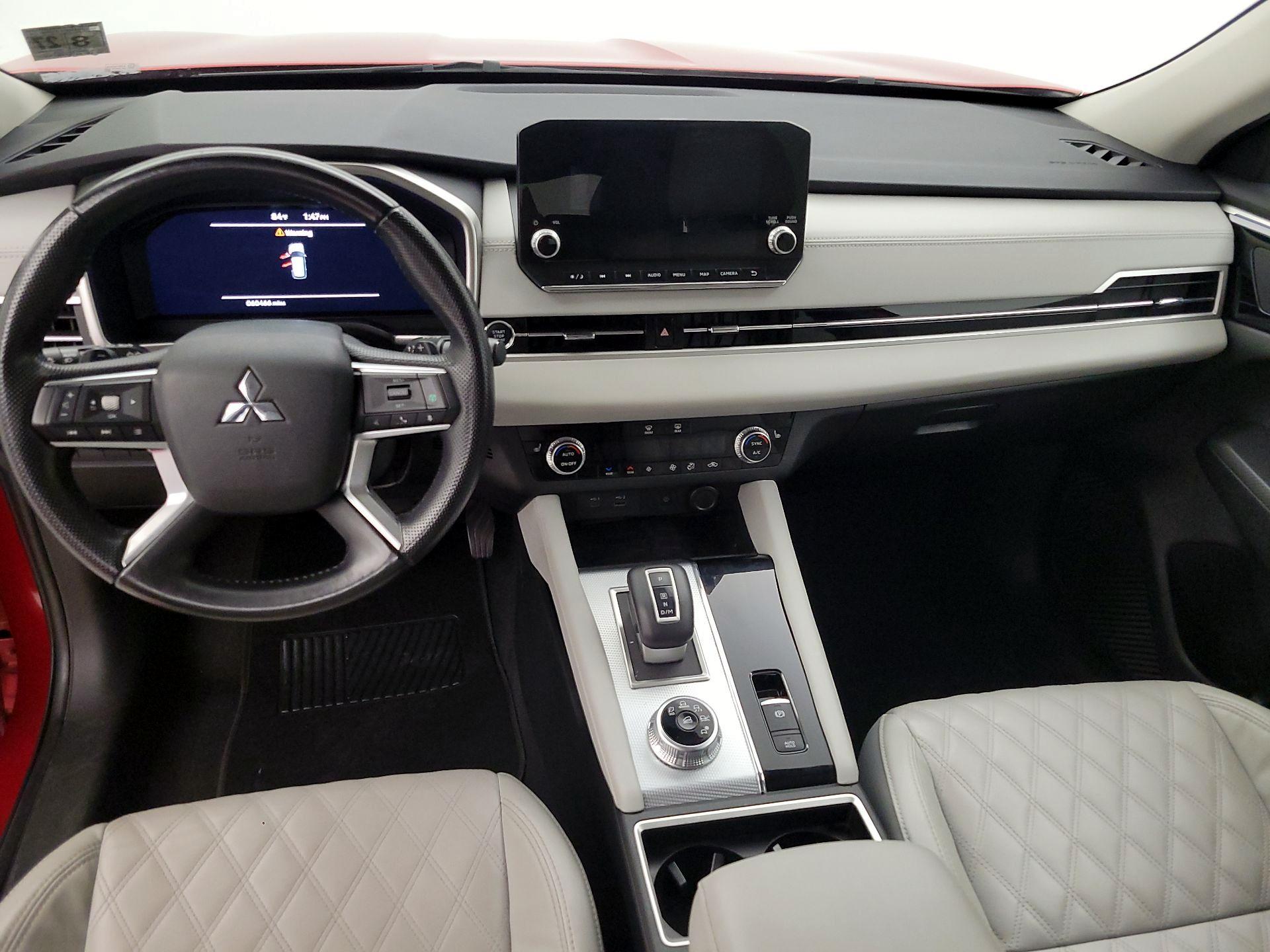 Thumbnail: 2022 Mitsubishi Outlander - 9