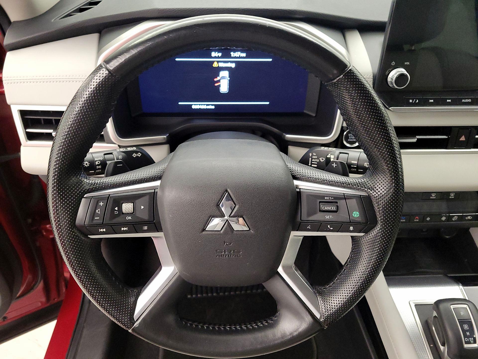 Thumbnail: 2022 Mitsubishi Outlander - 10