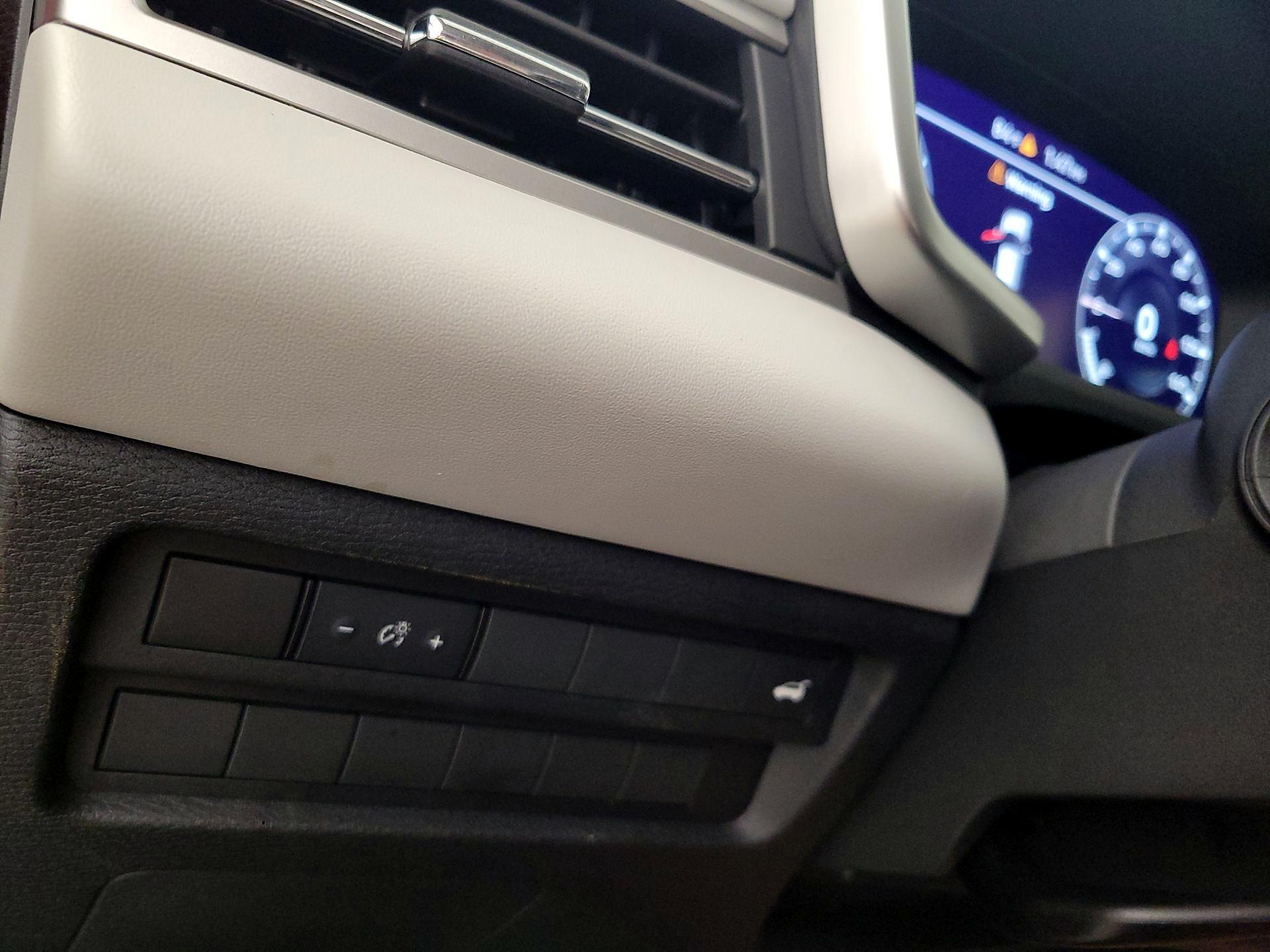 Thumbnail: 2022 Mitsubishi Outlander - 13