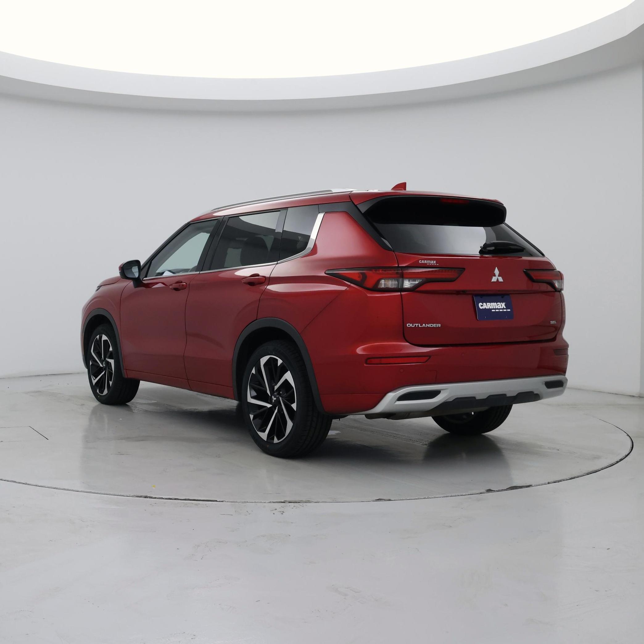 Thumbnail: 2022 Mitsubishi Outlander - 2
