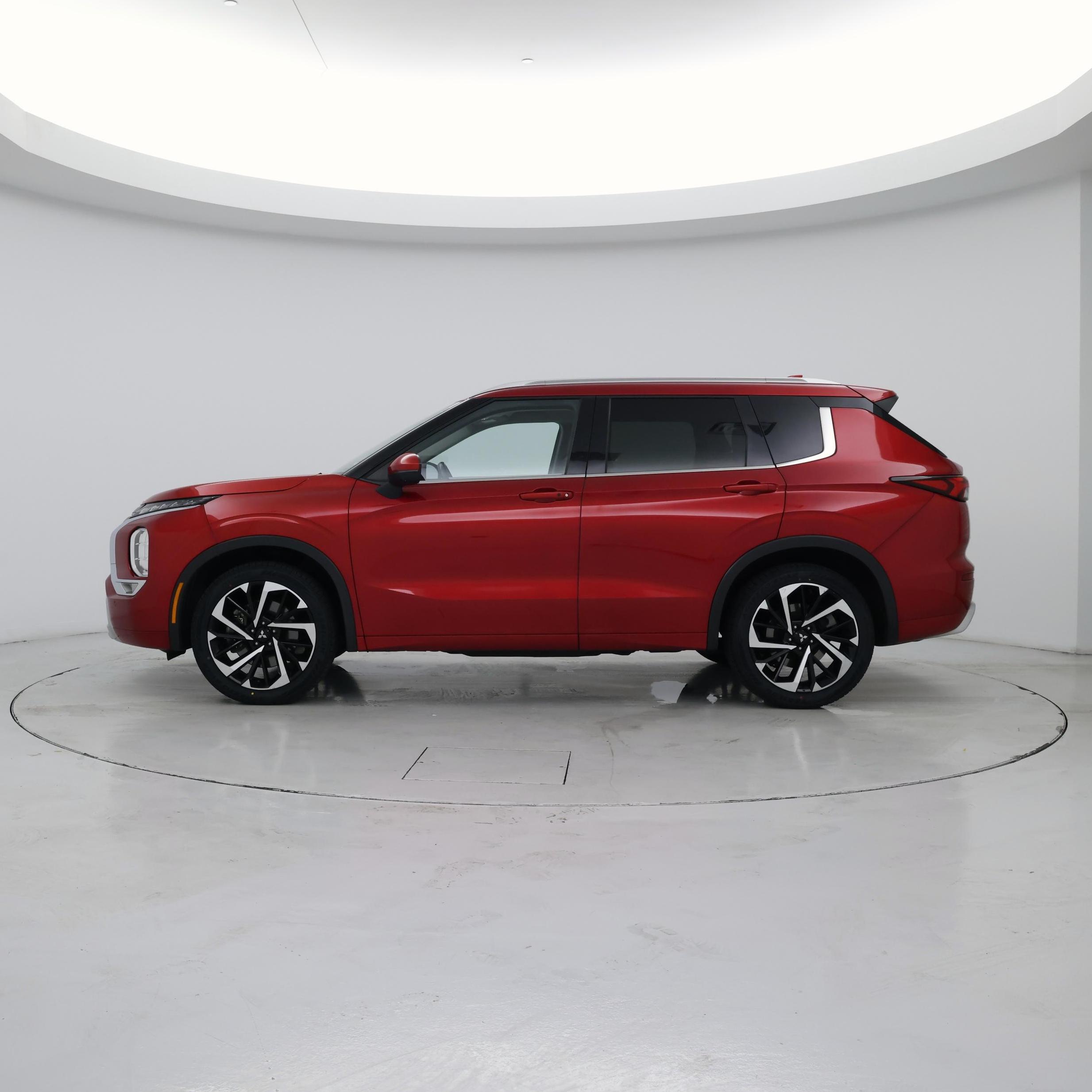 Thumbnail: 2022 Mitsubishi Outlander - 3