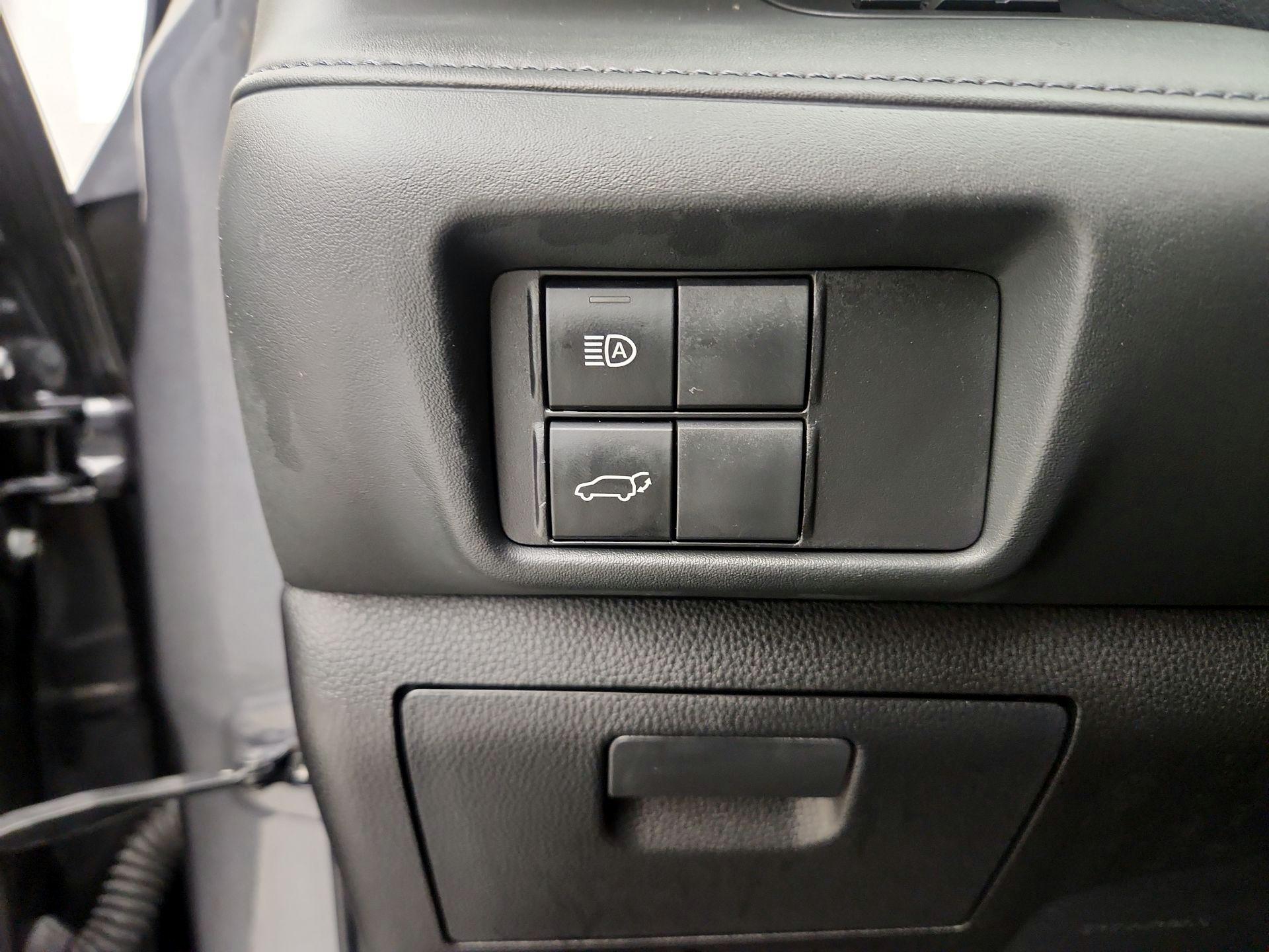 Thumbnail: 2020 Toyota Highlander - 13