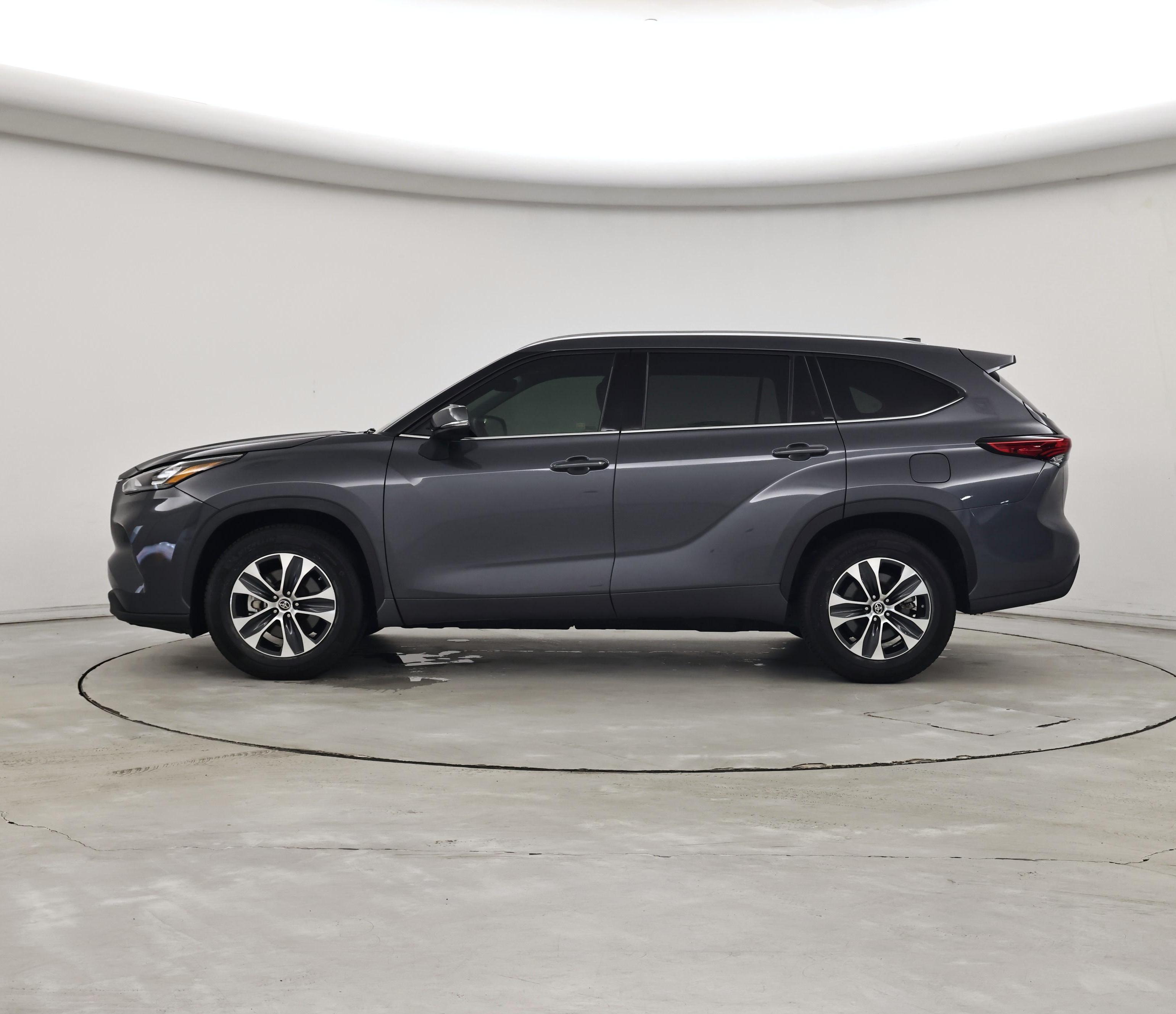 Thumbnail: 2020 Toyota Highlander - 3