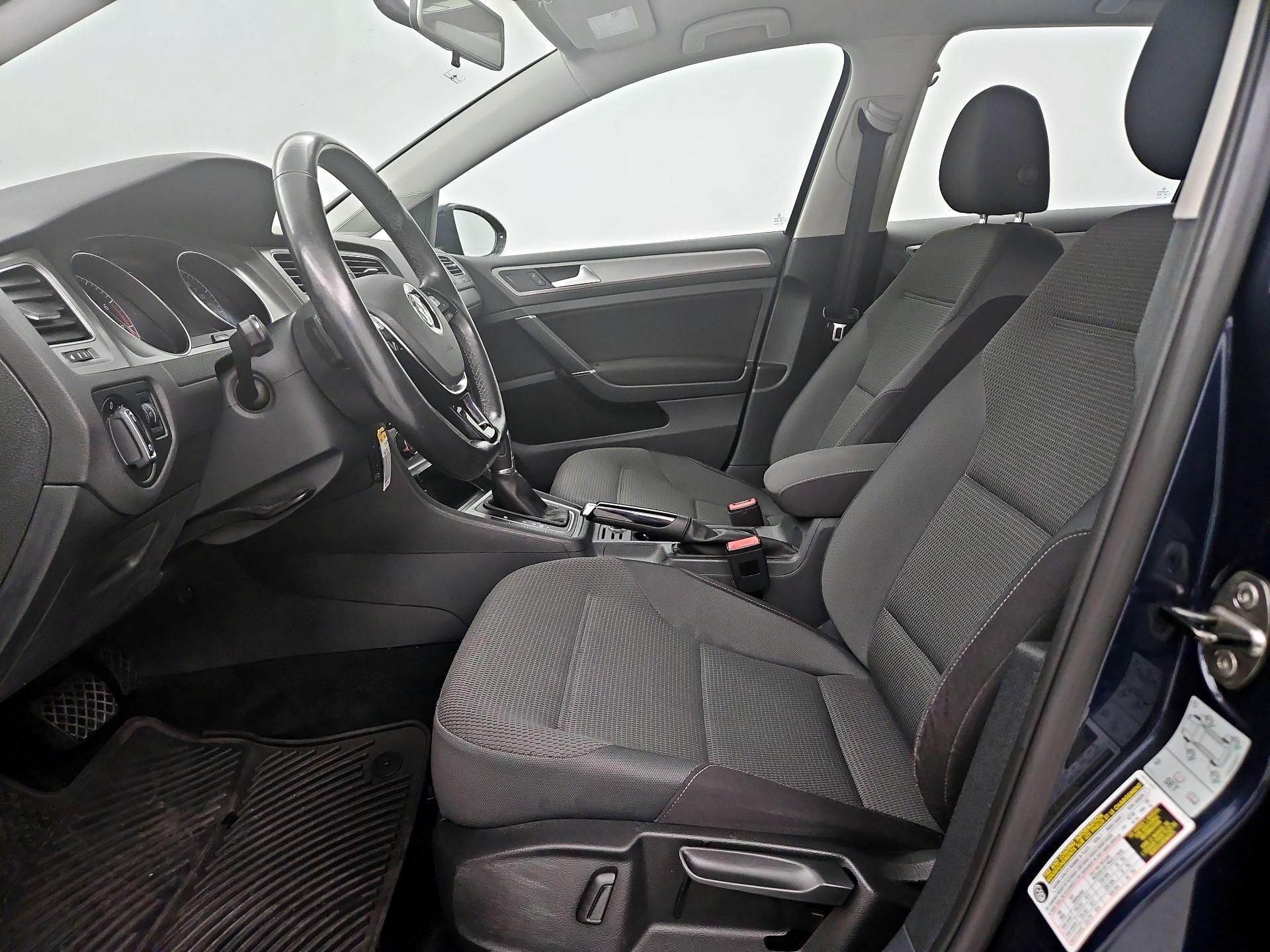 Thumbnail: 2016 Volkswagen Golf - 11