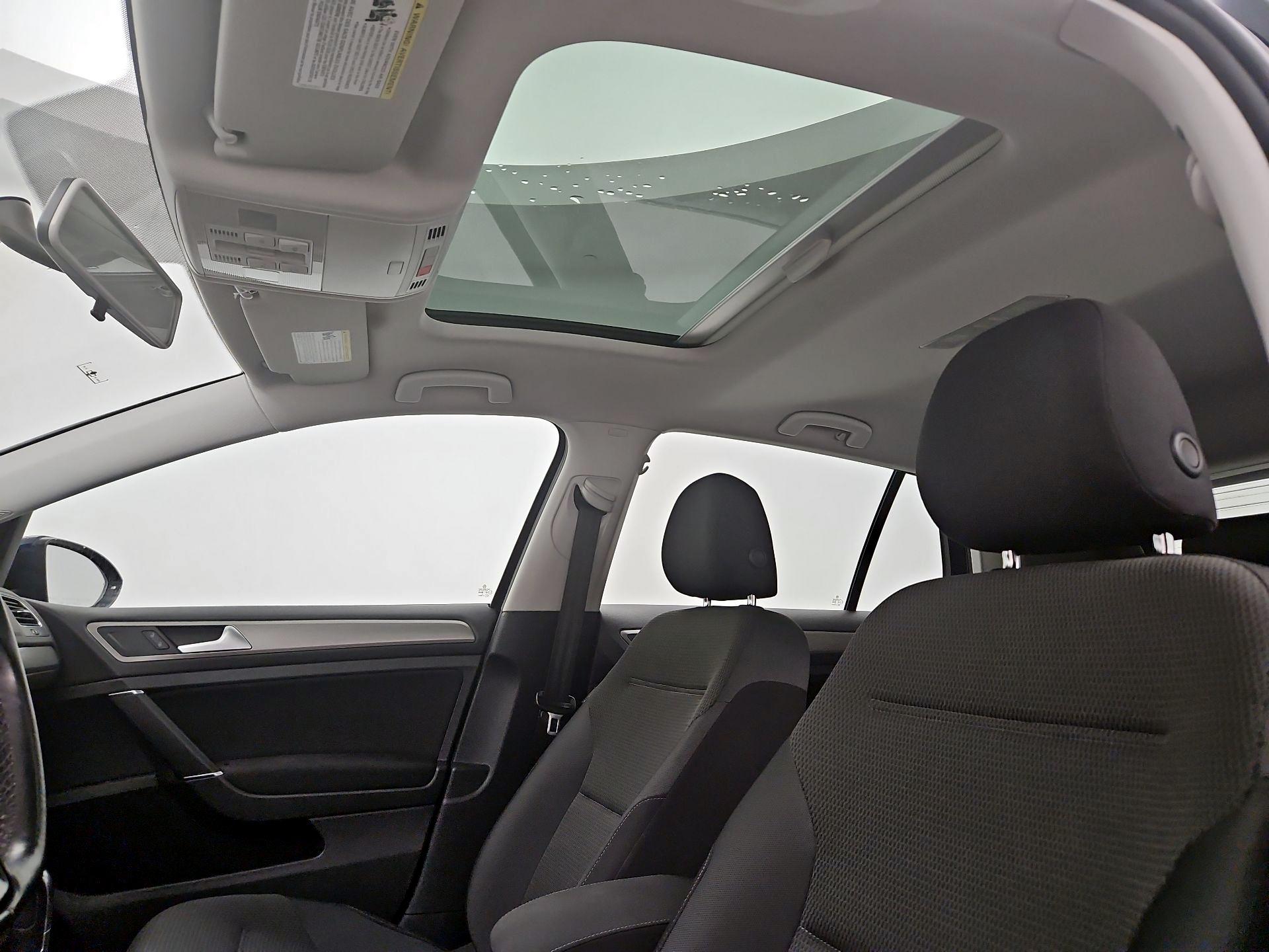 Thumbnail: 2016 Volkswagen Golf - 19