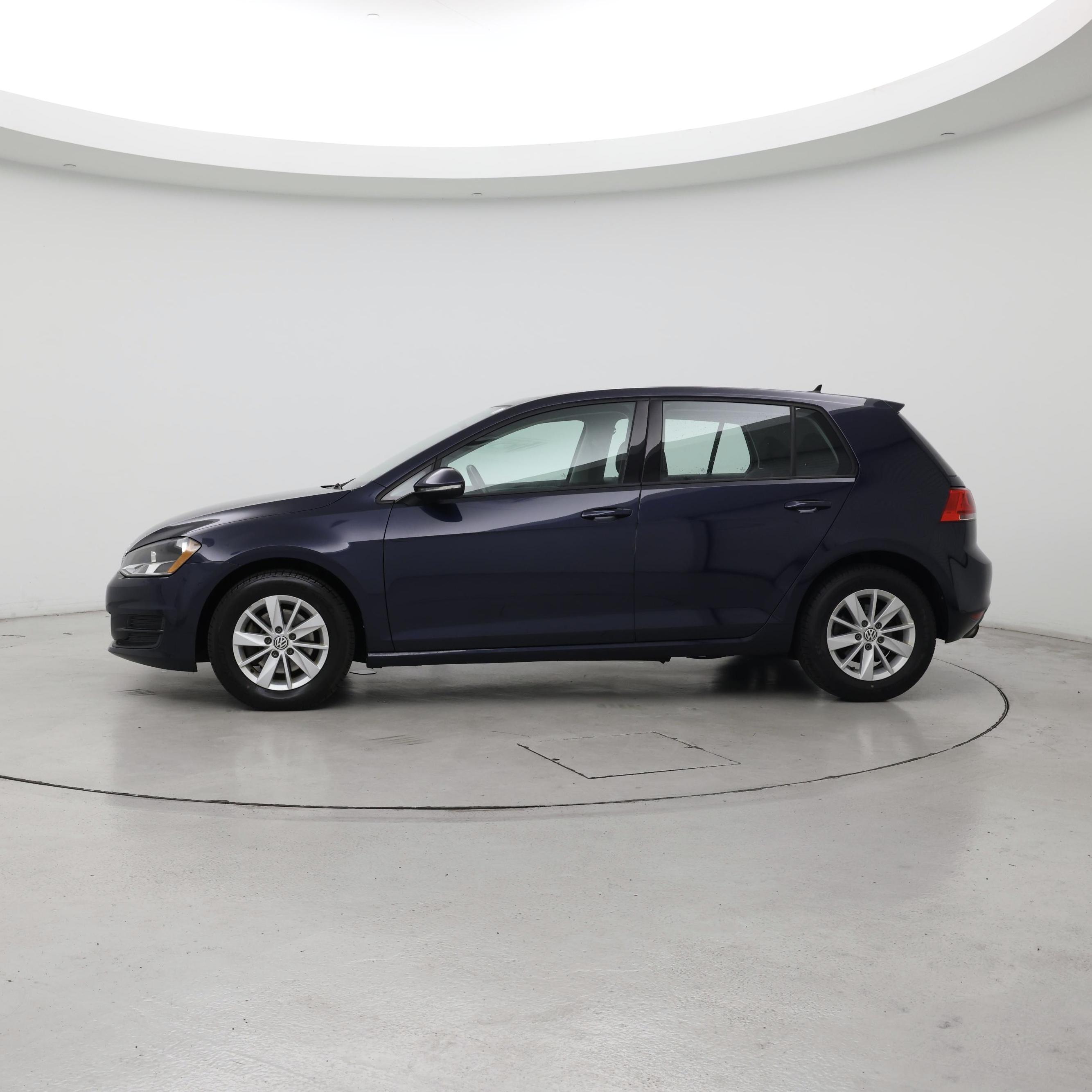 Thumbnail: 2016 Volkswagen Golf - 3