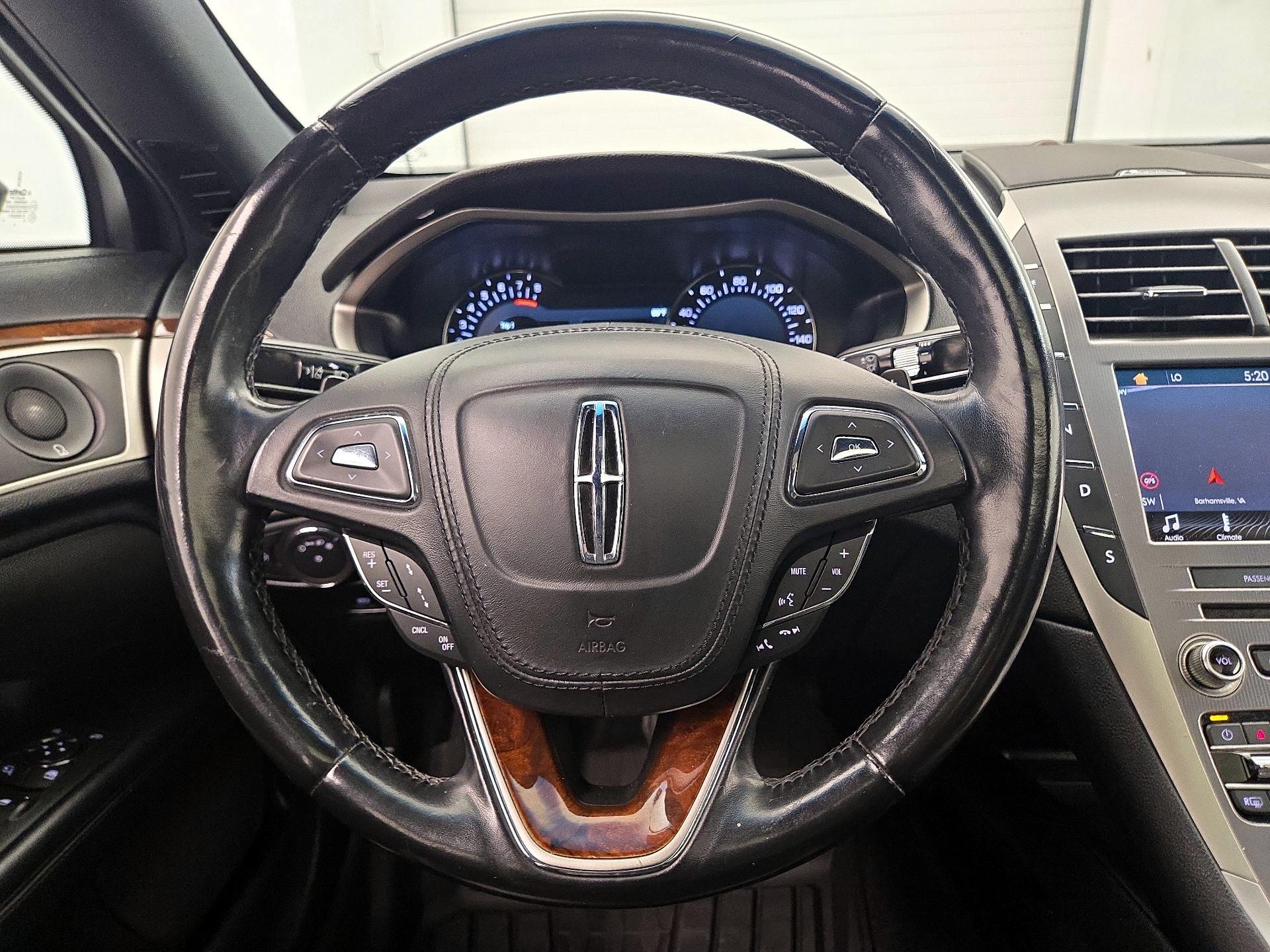 Thumbnail: 2019 Lincoln MKZ - 10