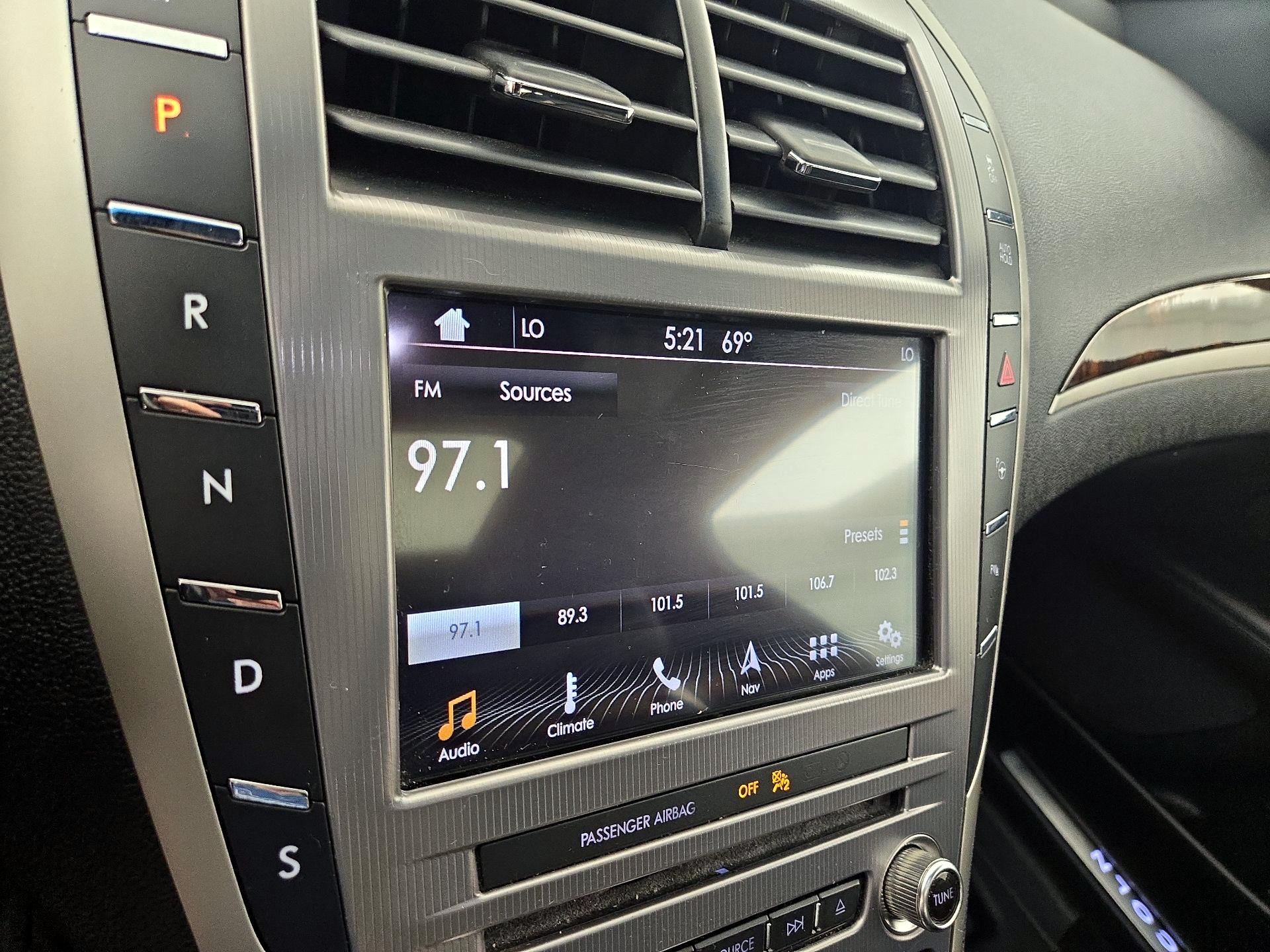 Thumbnail: 2019 Lincoln MKZ - 16