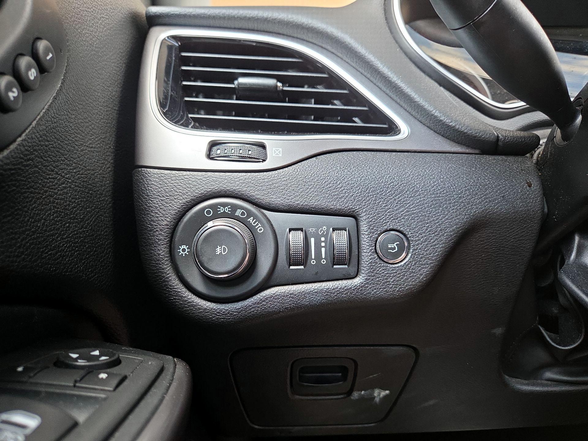 Thumbnail: 2021 Jeep Cherokee - 13