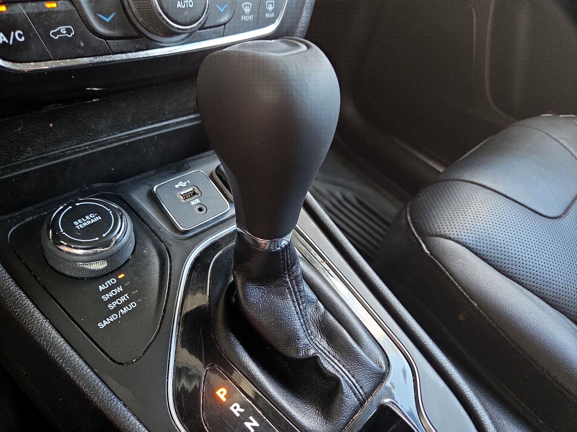 Thumbnail: 2021 Jeep Cherokee - 17