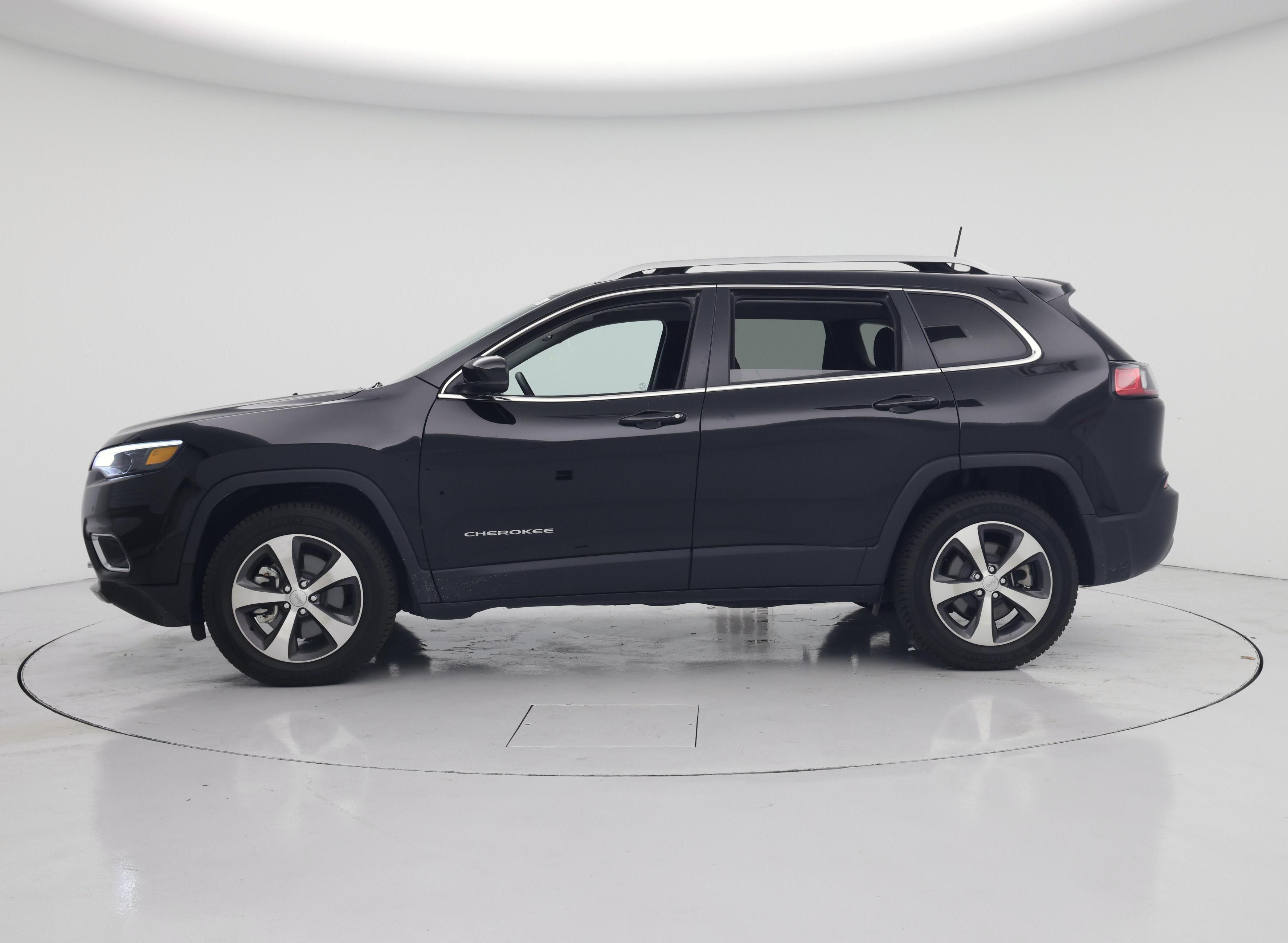 Thumbnail: 2021 Jeep Cherokee - 3