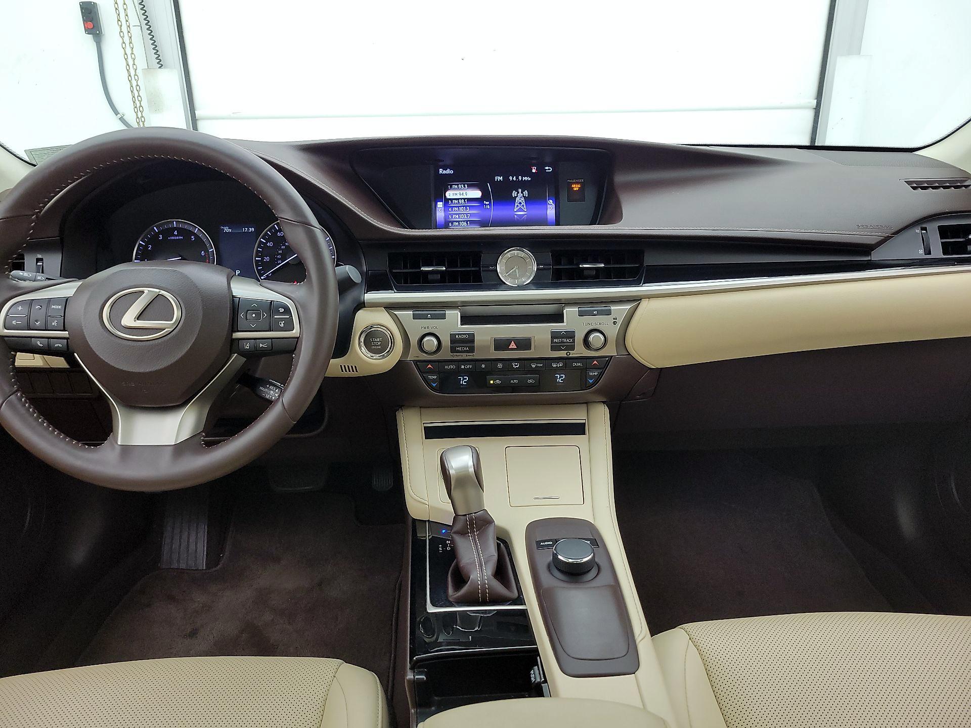 Thumbnail: 2017 Lexus ES - 9