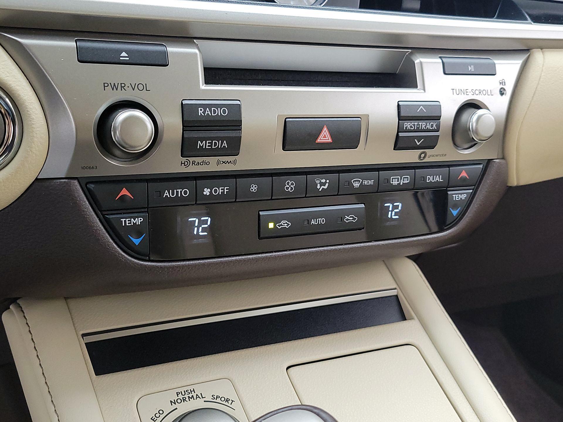 Thumbnail: 2017 Lexus ES - 16