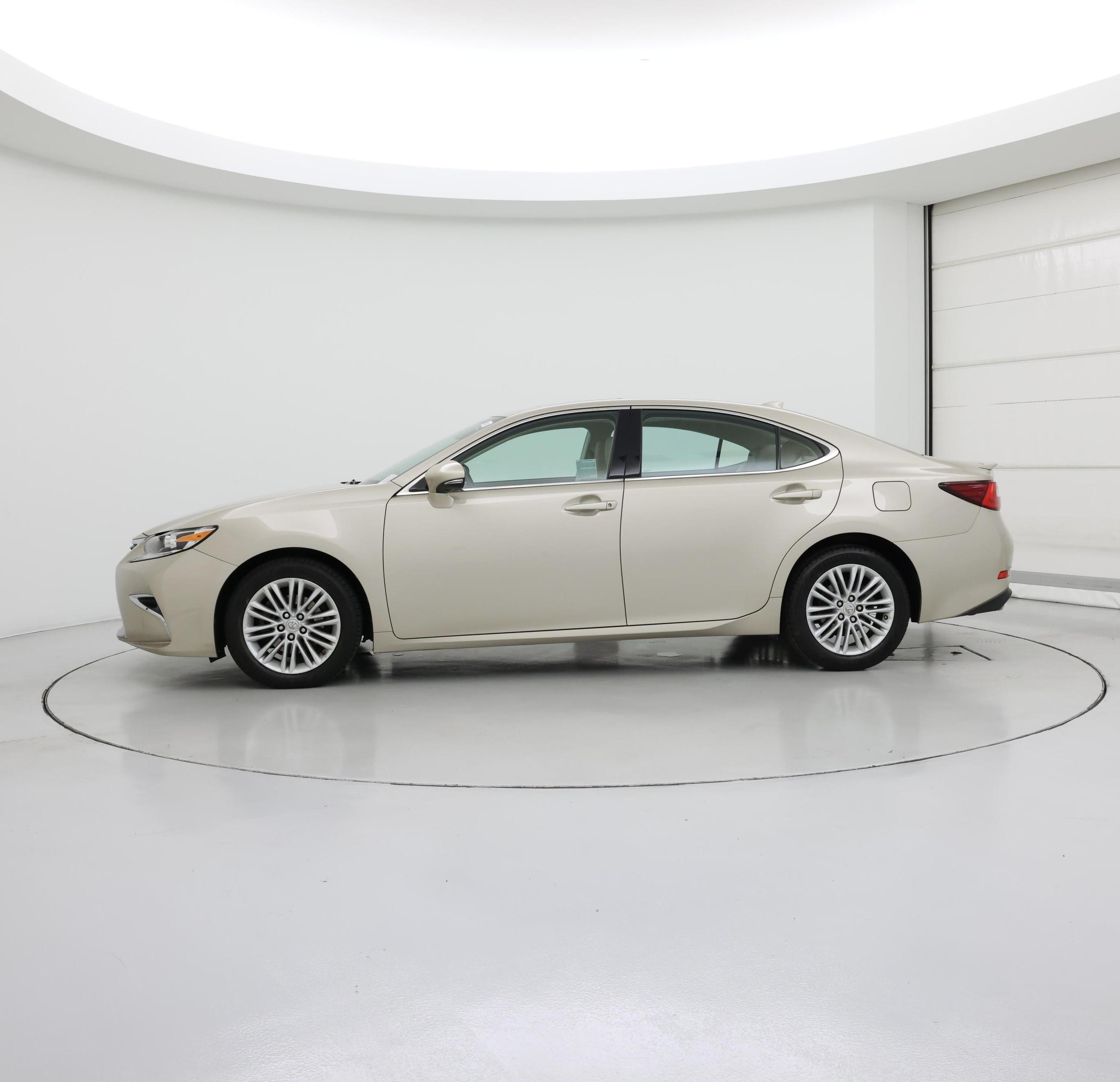 Thumbnail: 2017 Lexus ES - 3