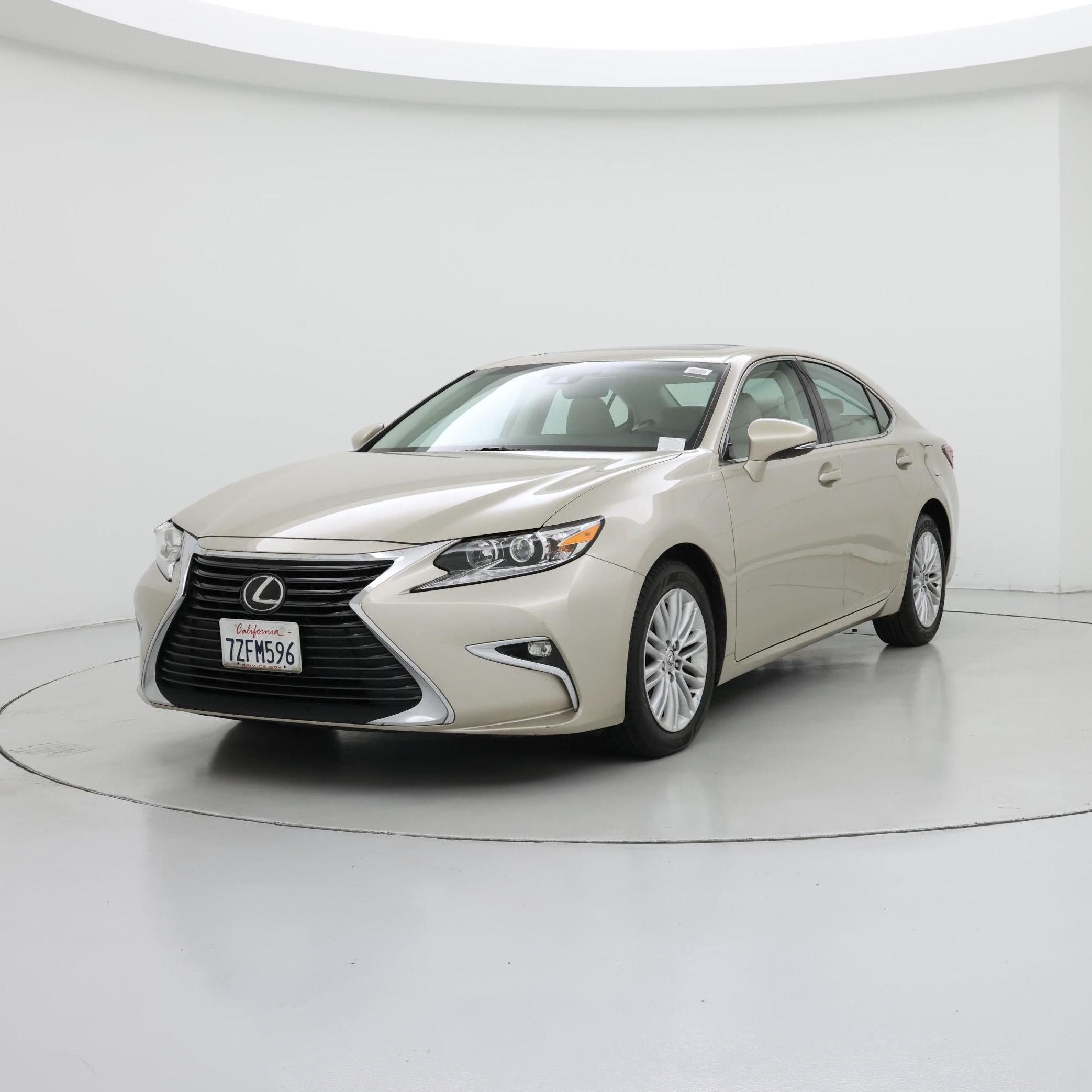 Thumbnail: 2017 Lexus ES - 4