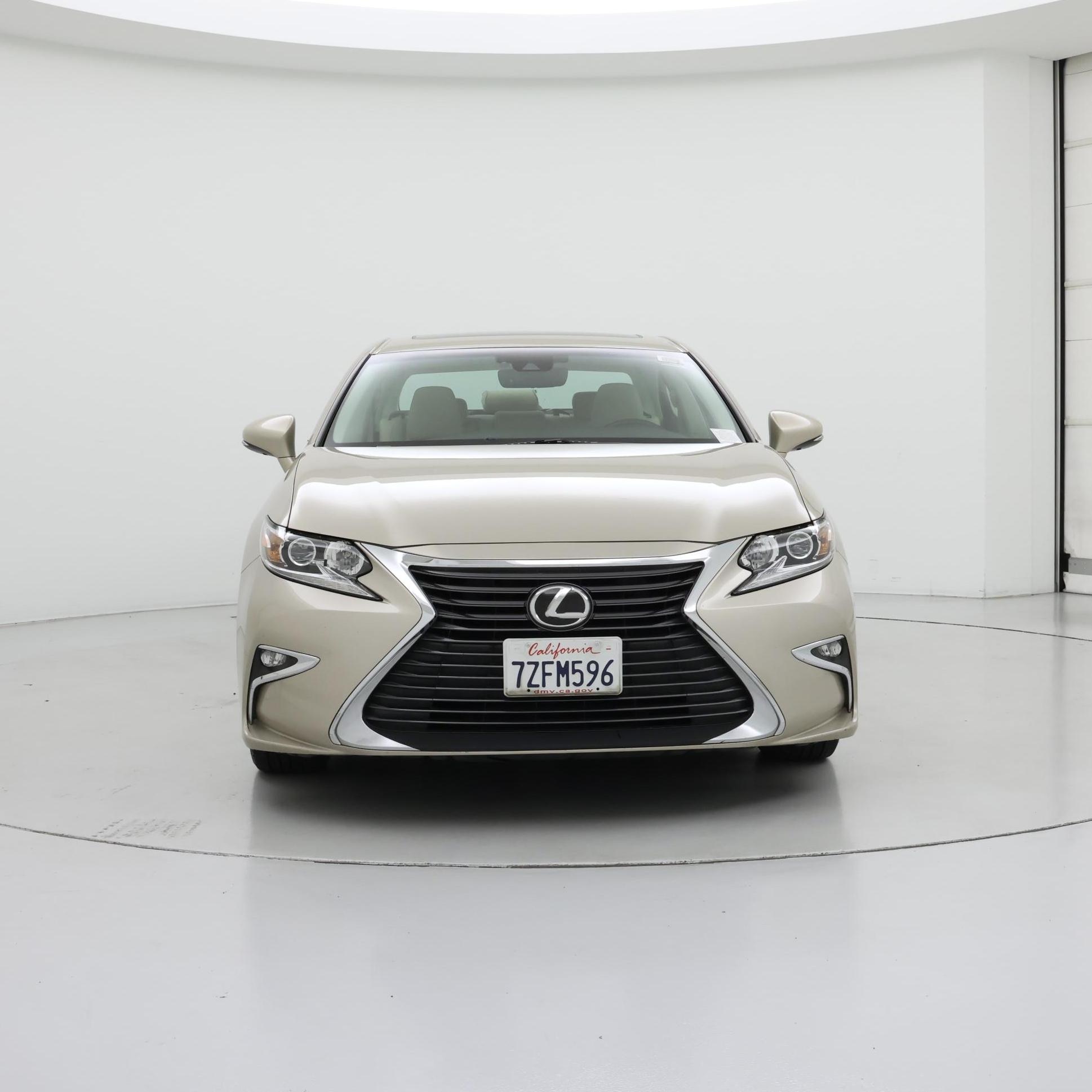Thumbnail: 2017 Lexus ES - 5