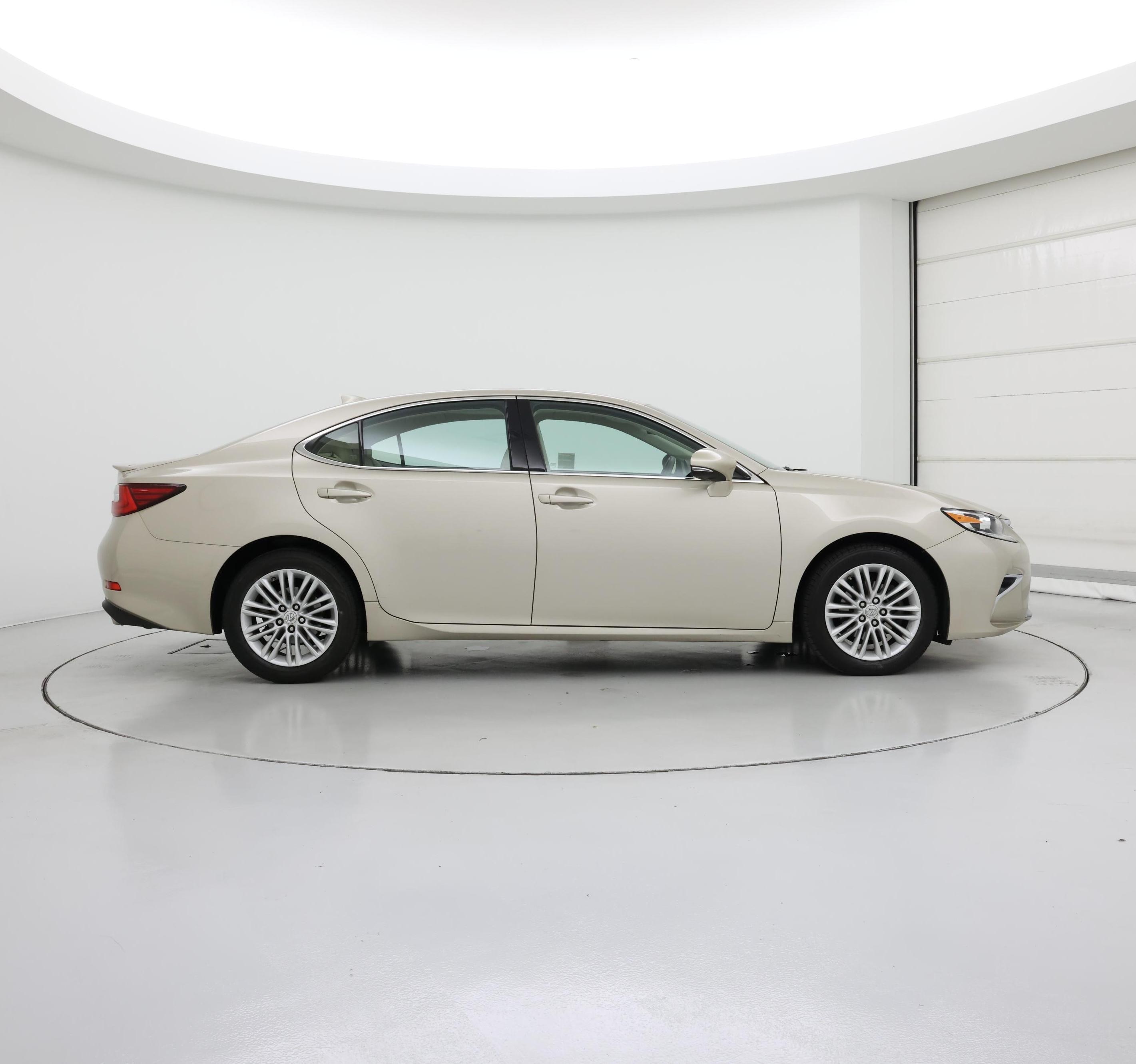 Thumbnail: 2017 Lexus ES - 7