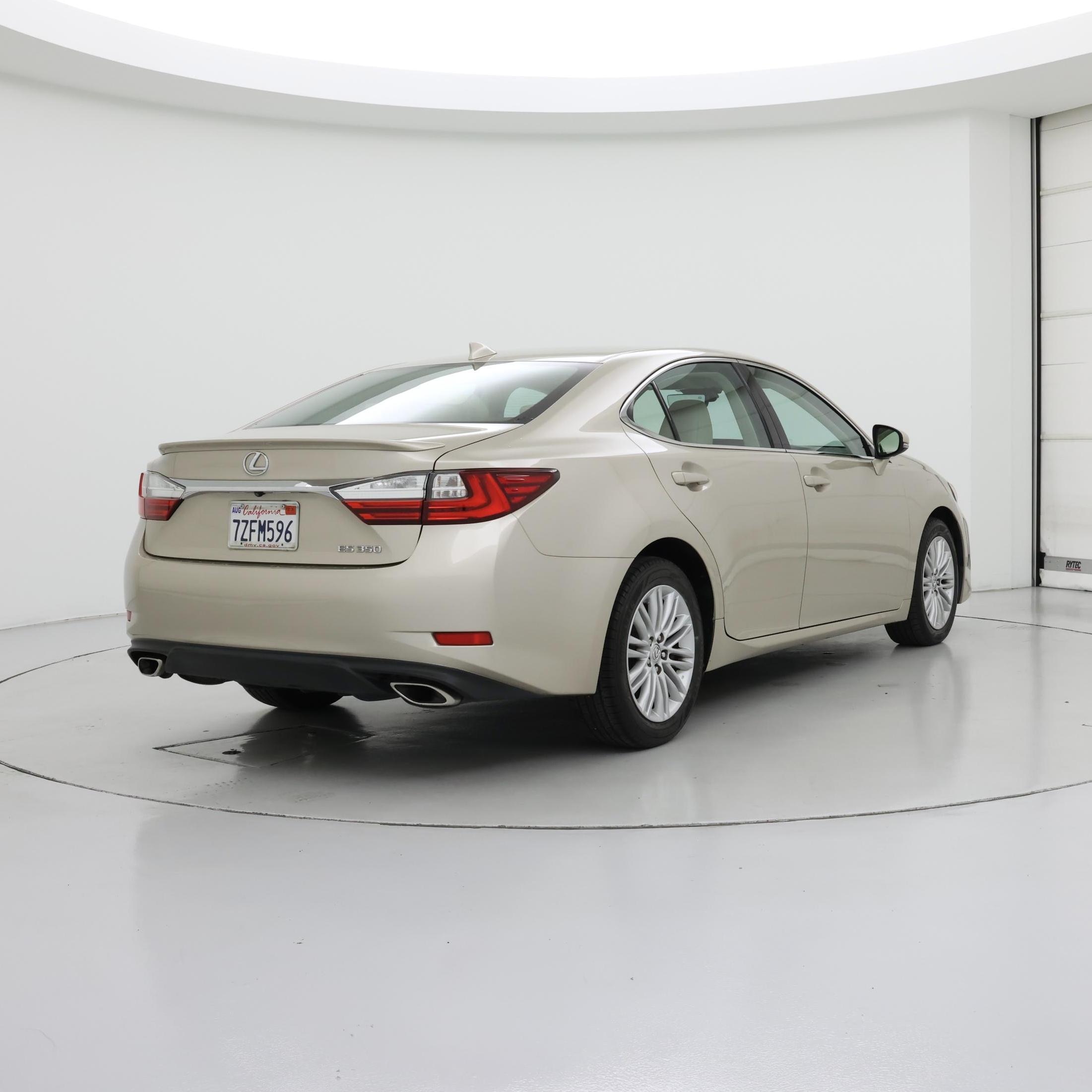 Thumbnail: 2017 Lexus ES - 8