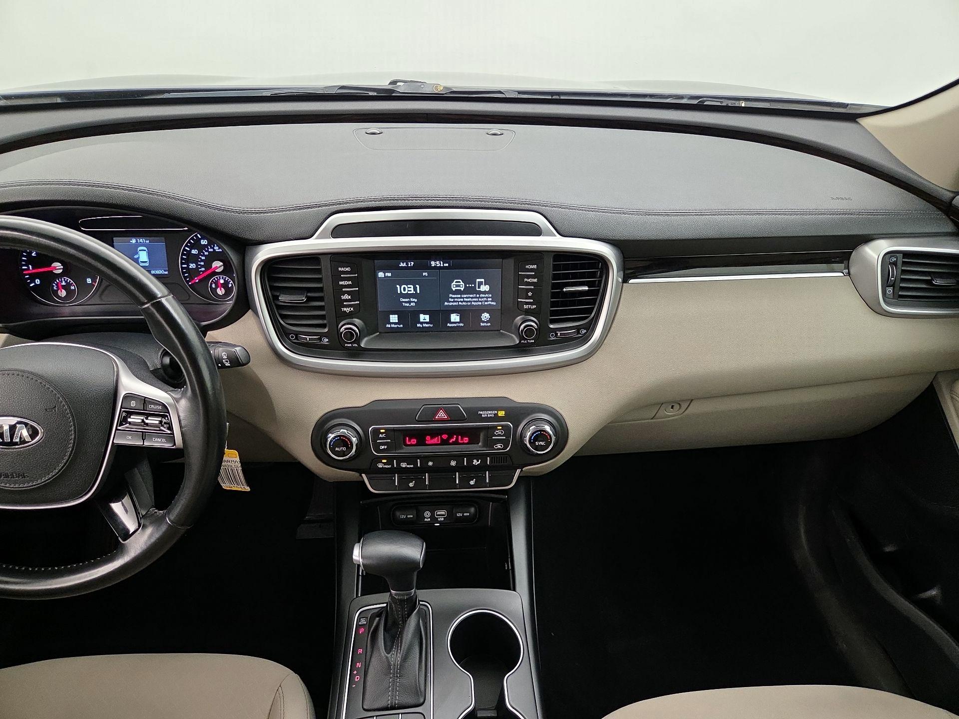 Thumbnail: 2020 Kia Sorento - 9