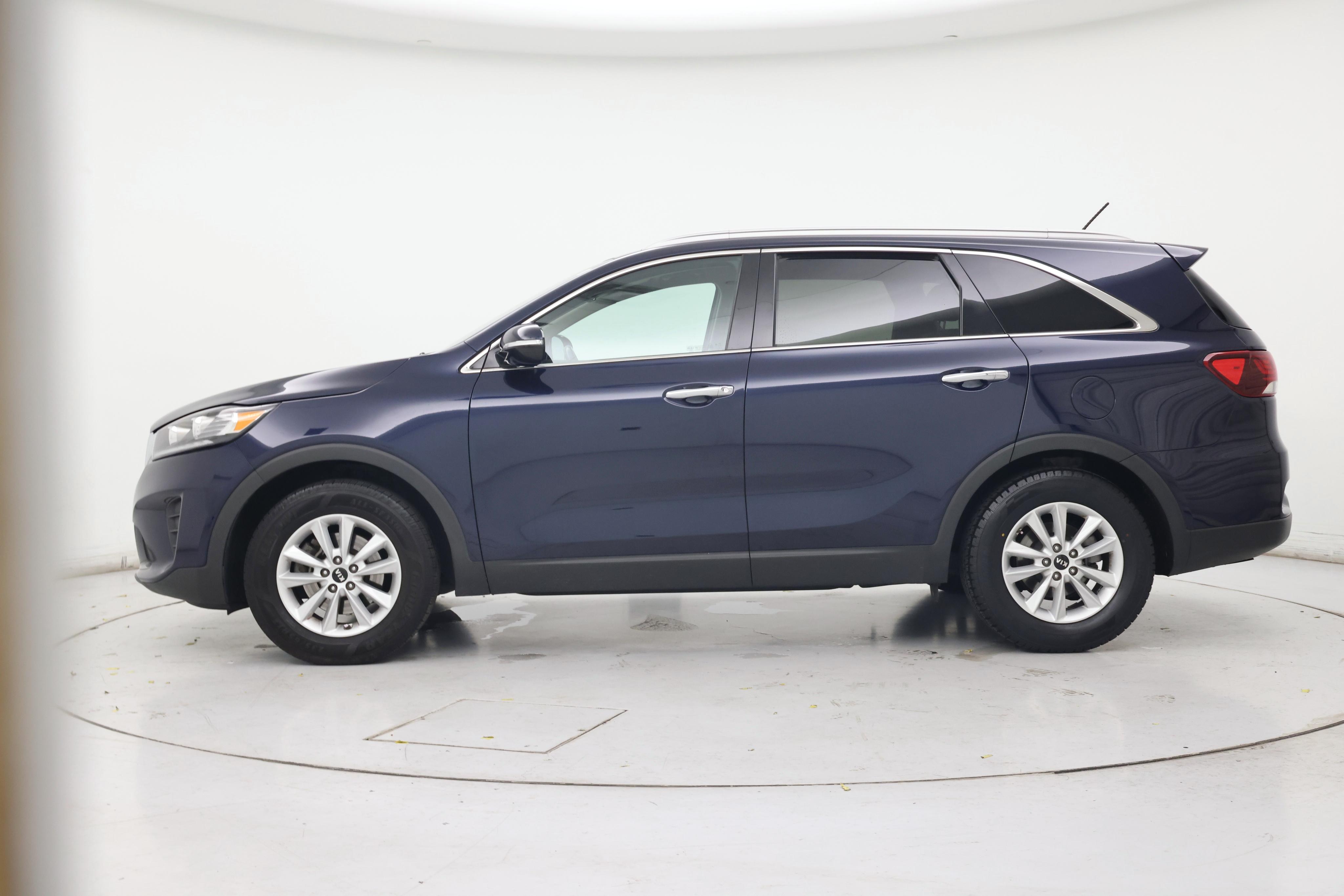 Thumbnail: 2020 Kia Sorento - 3