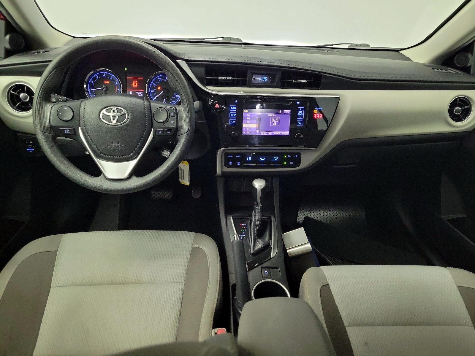 2019 Toyota Corolla LE - Photo 10