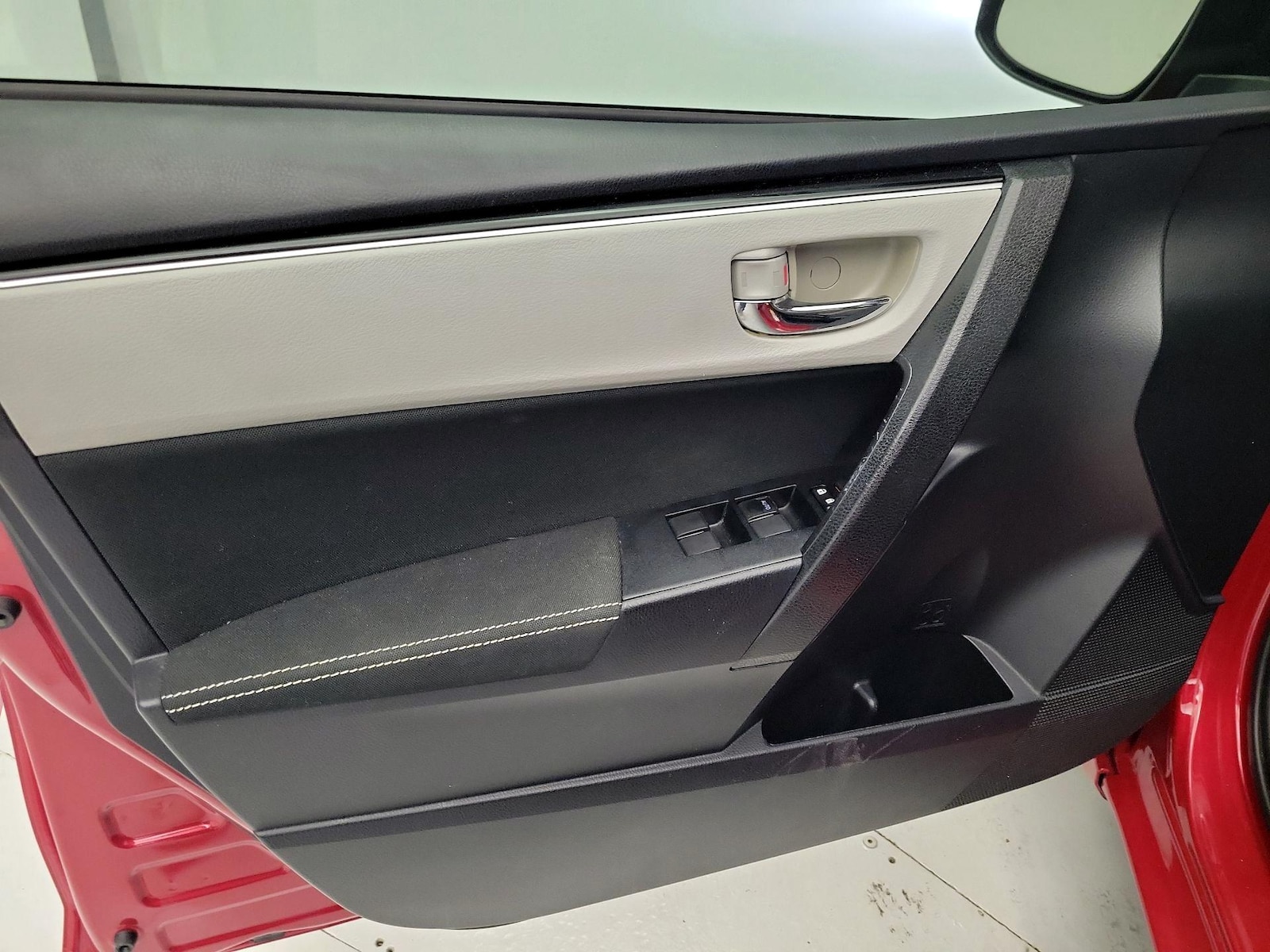2019 Toyota Corolla LE - Photo 13