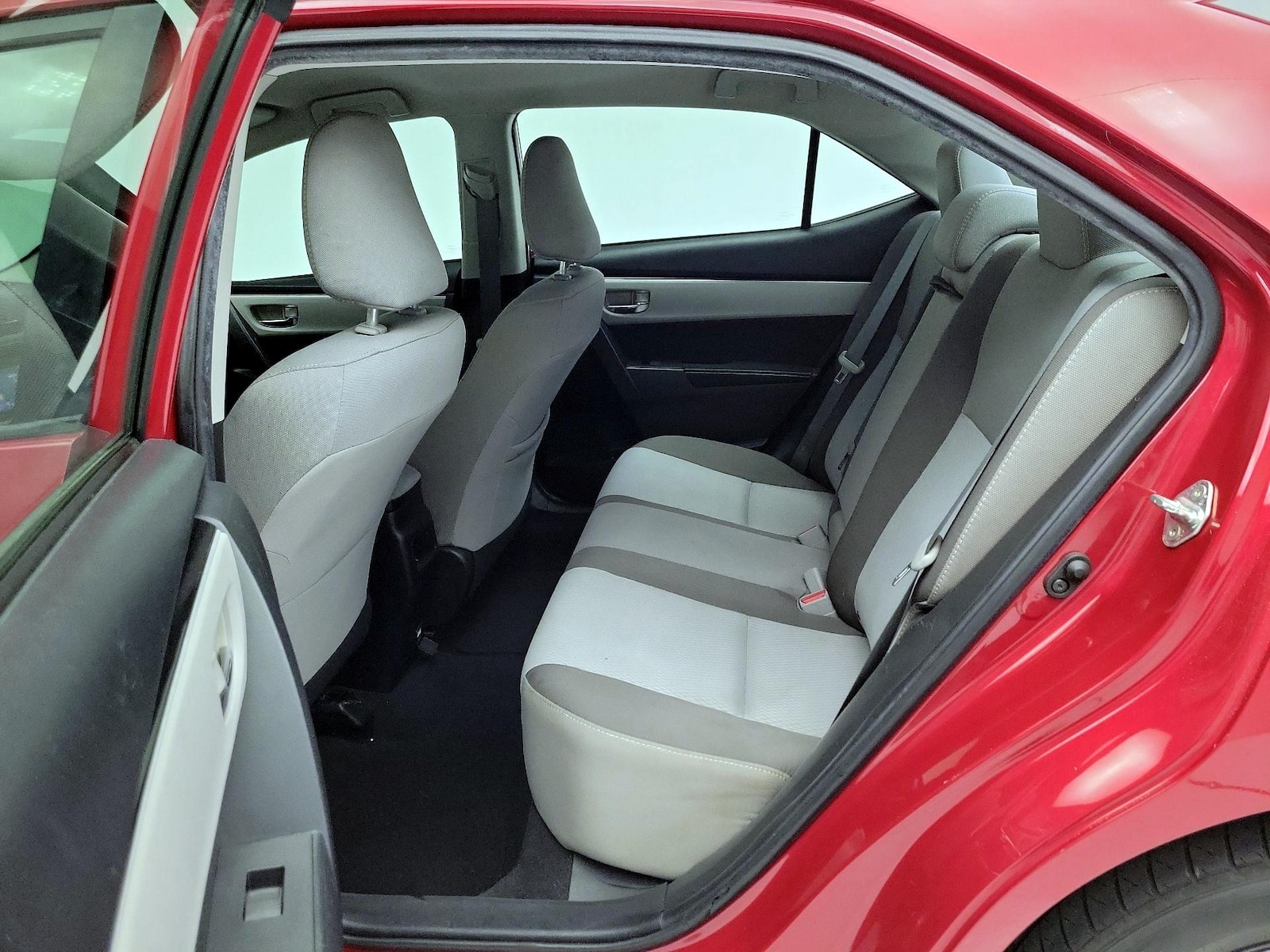 2019 Toyota Corolla LE - Photo 20