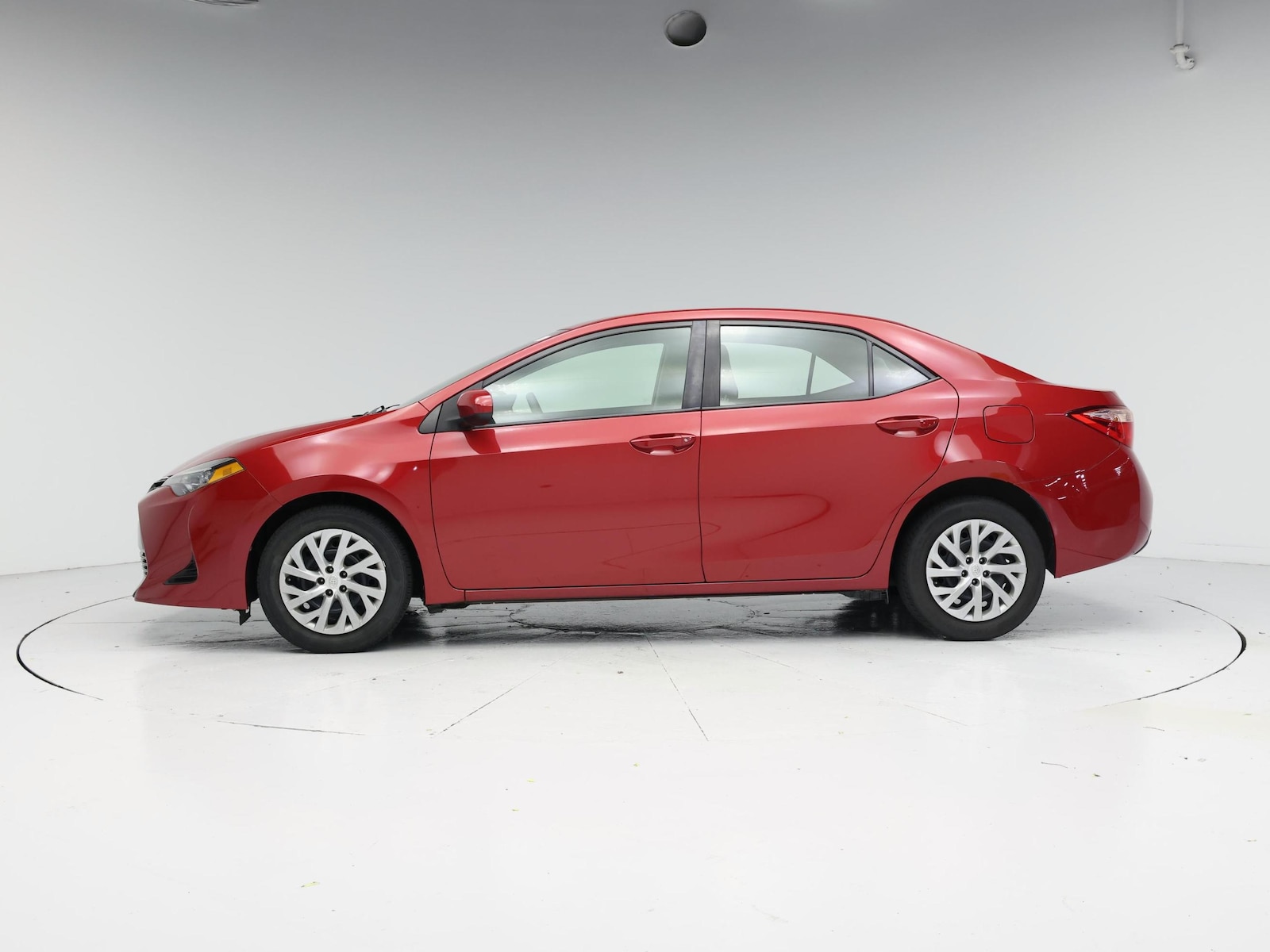 2019 Toyota Corolla LE - Photo 4