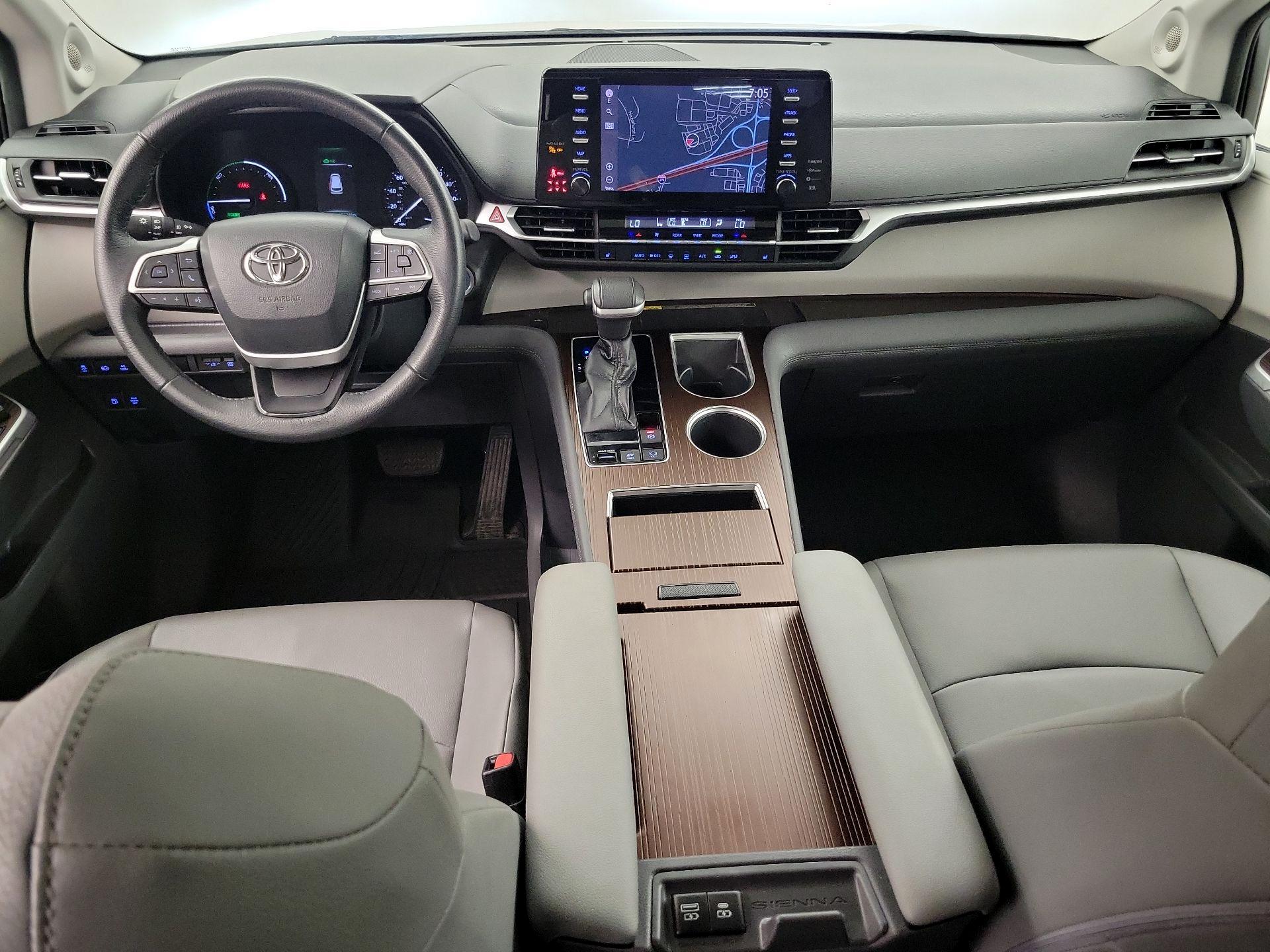 Thumbnail: 2022 Toyota Sienna - 9