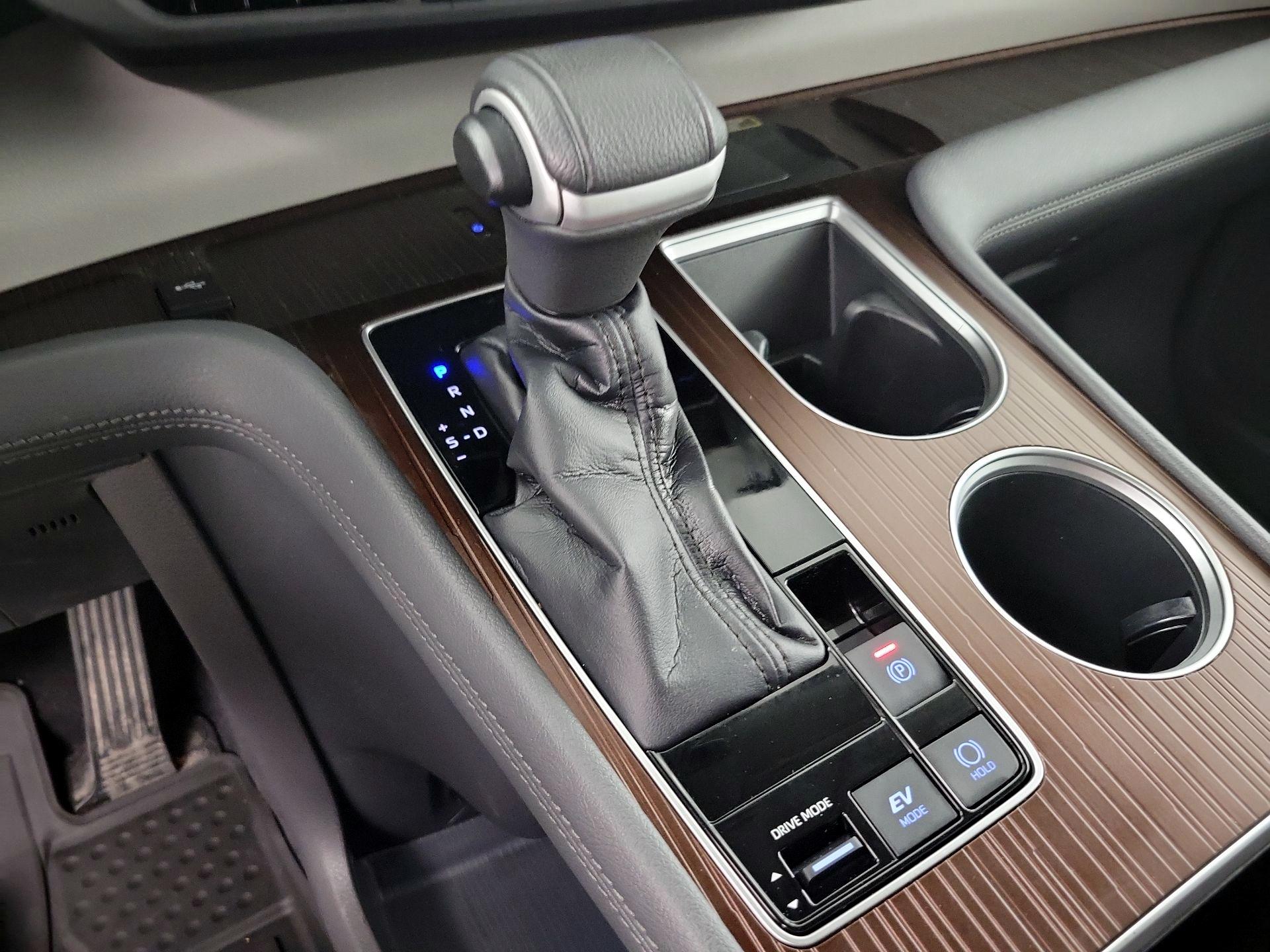Thumbnail: 2022 Toyota Sienna - 18