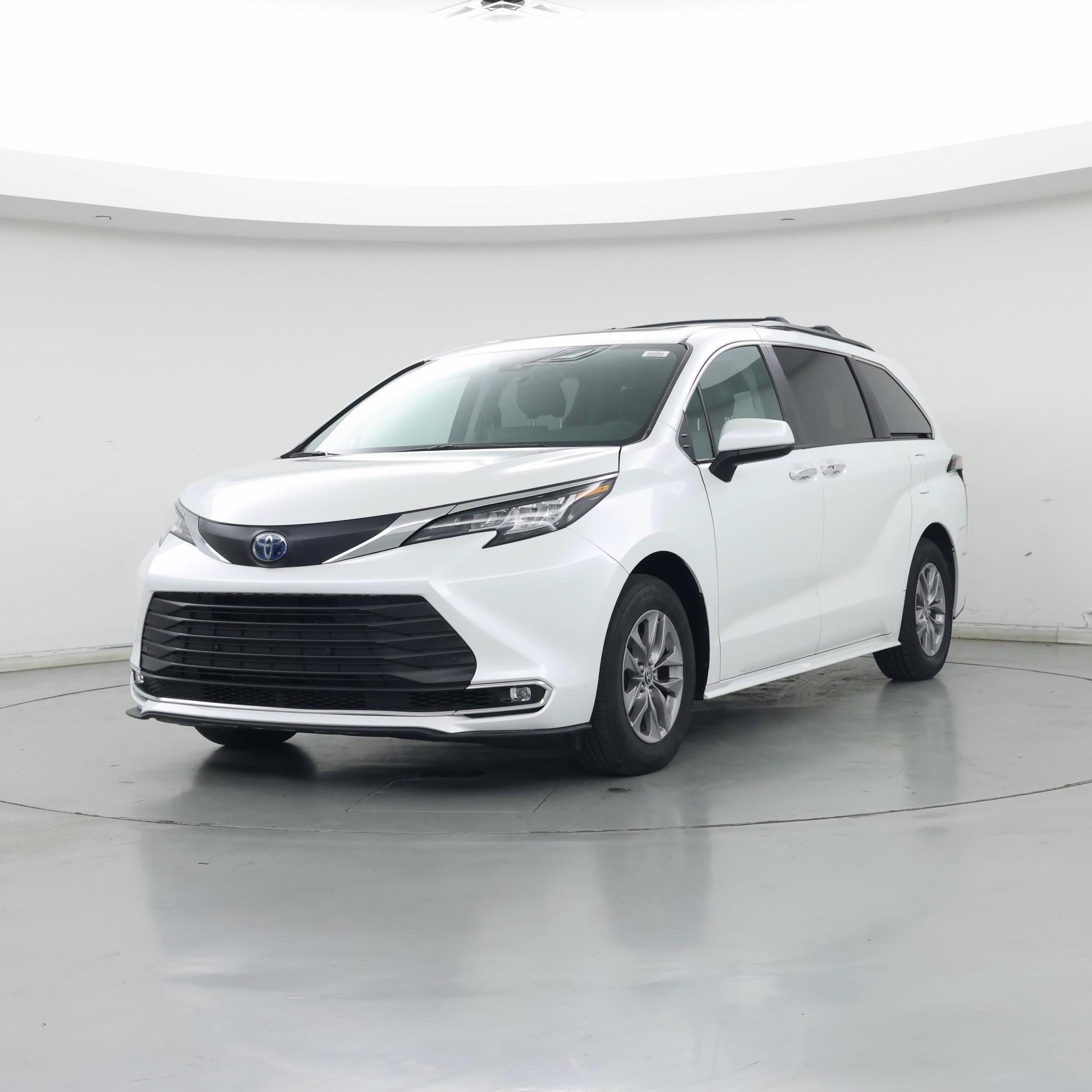 Thumbnail: 2022 Toyota Sienna - 4