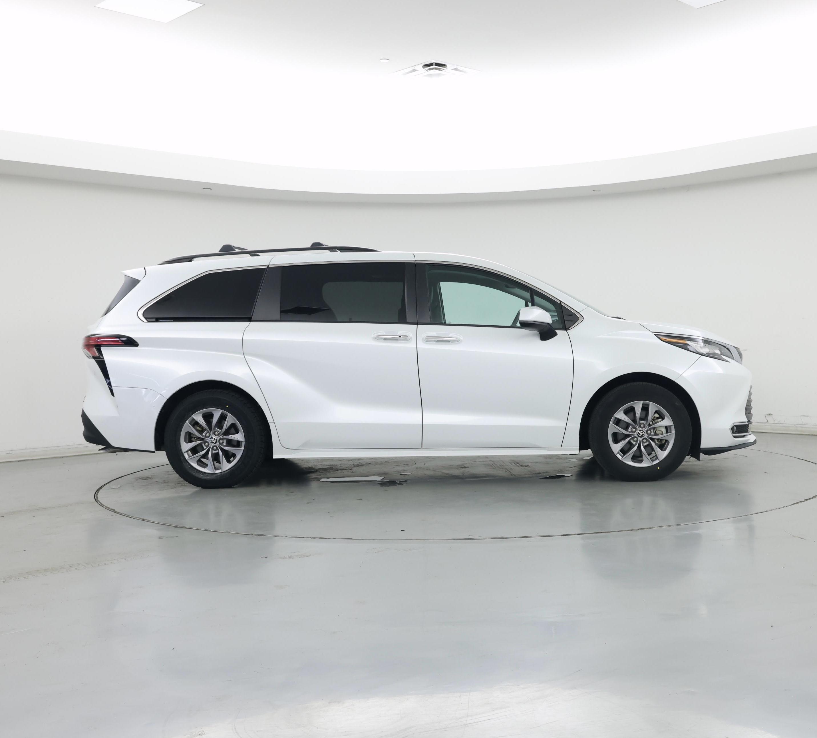 Thumbnail: 2022 Toyota Sienna - 7
