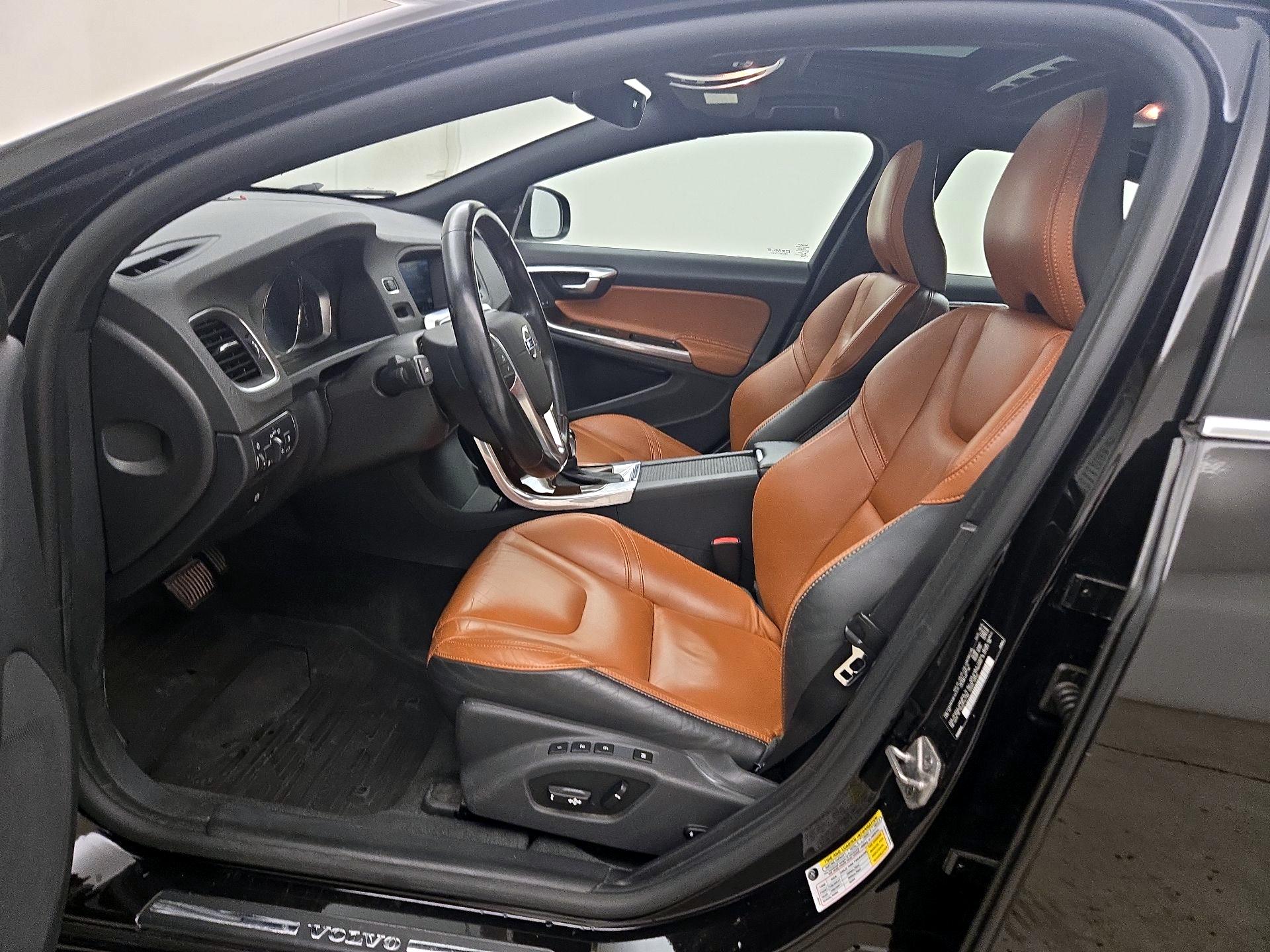 Thumbnail: 2015 Volvo S60 - 11