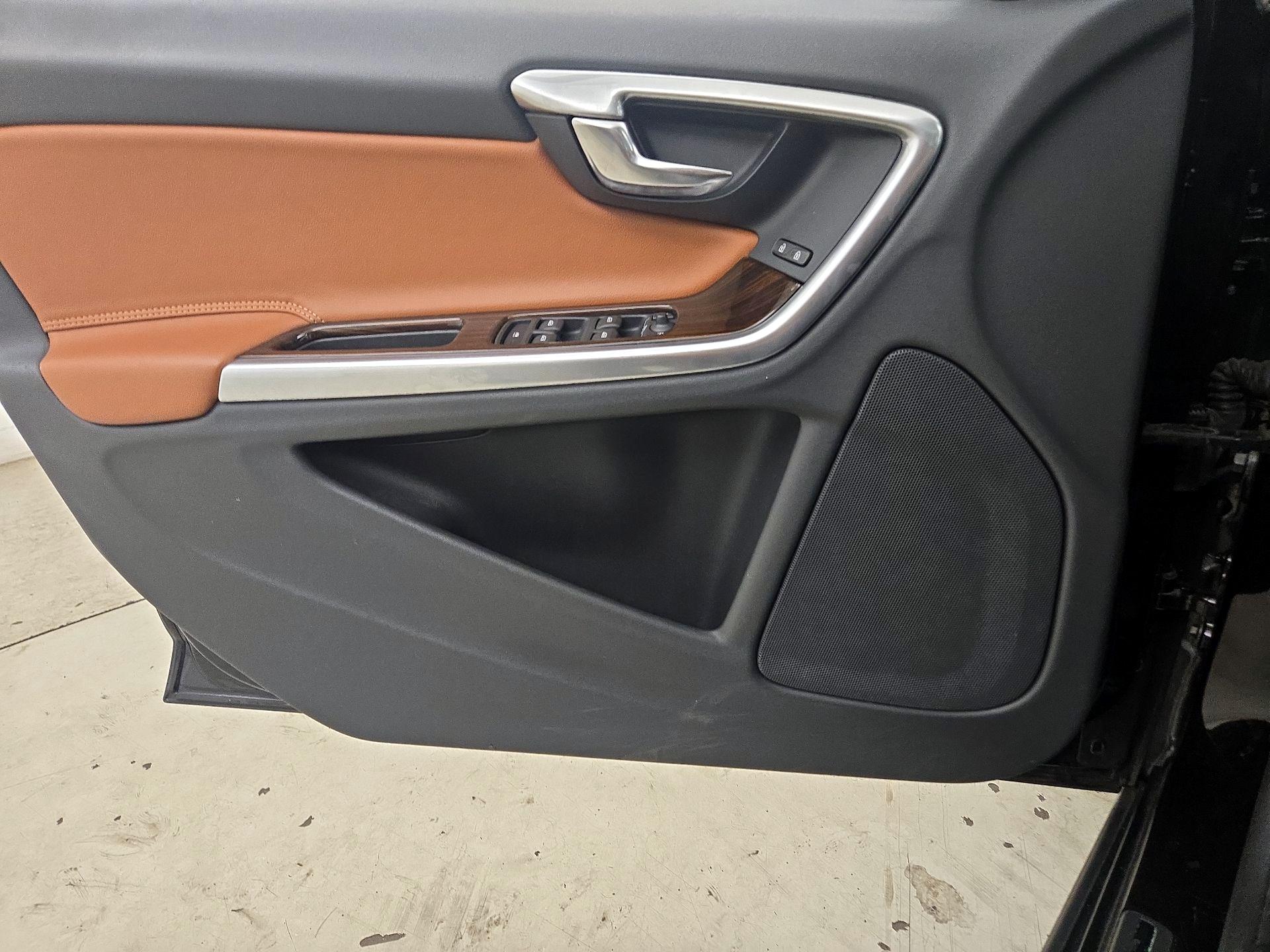 Thumbnail: 2015 Volvo S60 - 12