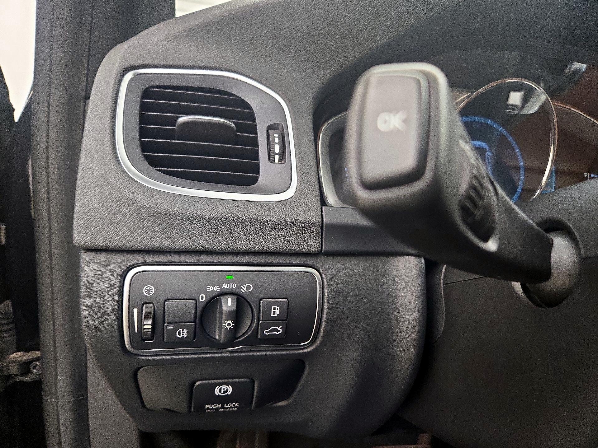 Thumbnail: 2015 Volvo S60 - 13